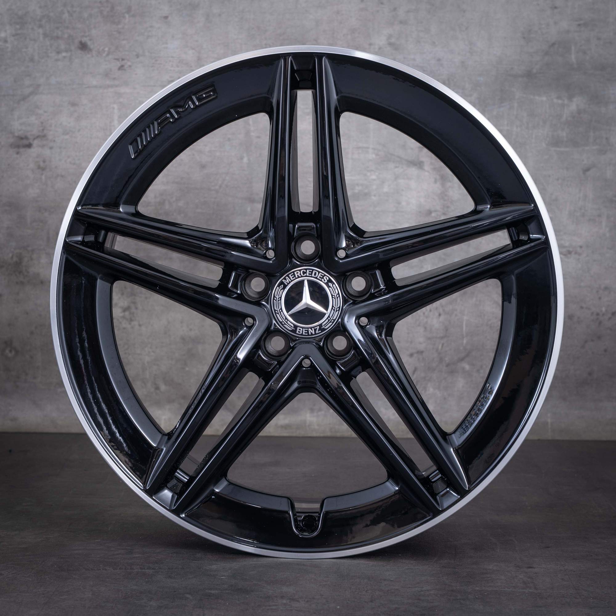 Jante originale Mercedes-Benz Clasa A A 45 CLA 45 AMG de 19 inci W177 X118 C118 A1774012300 negre cu marginea diamantată NOI
