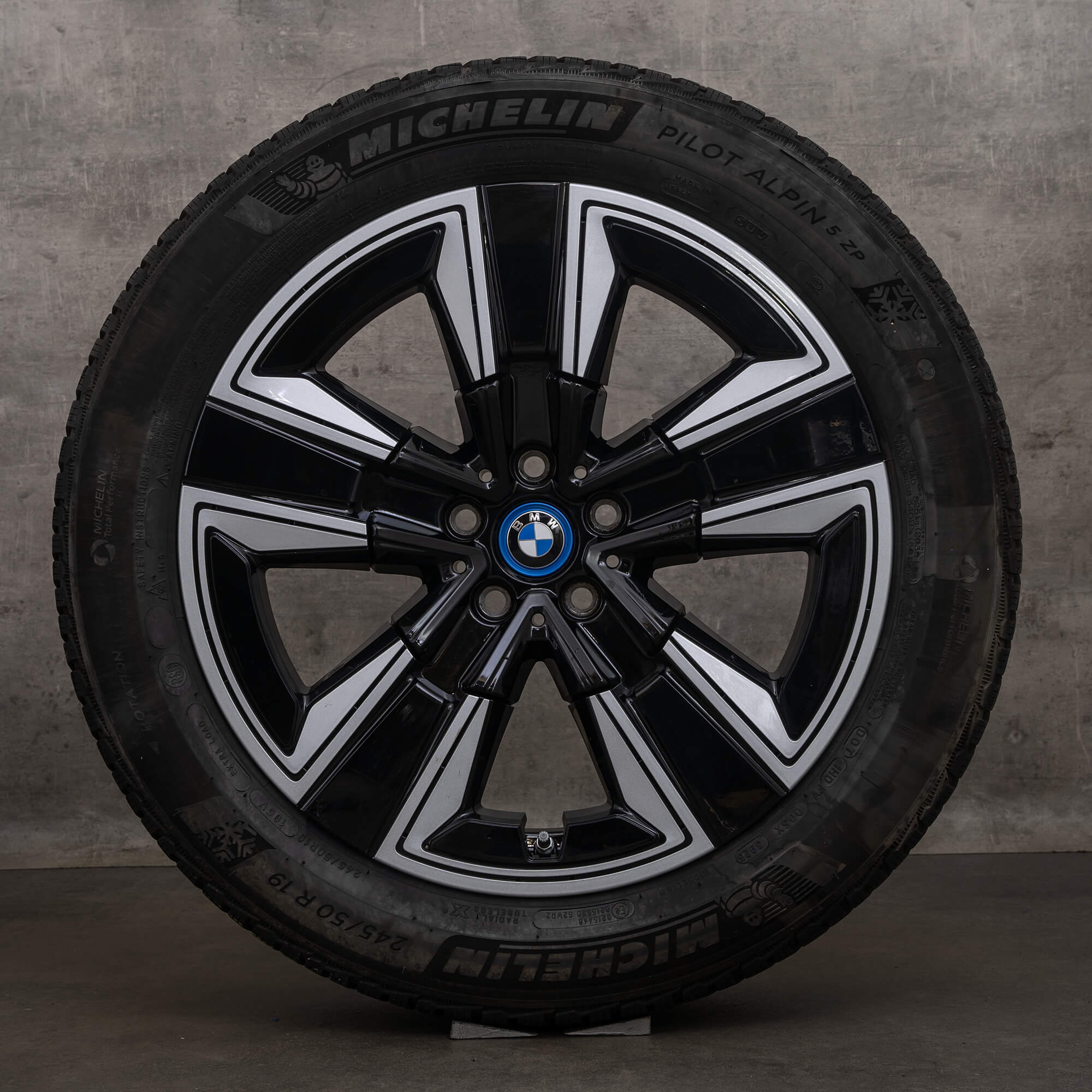 Anvelope de iarnă originale BMW iX3 19 inch G08 jante 6895627 stil 842 jet black