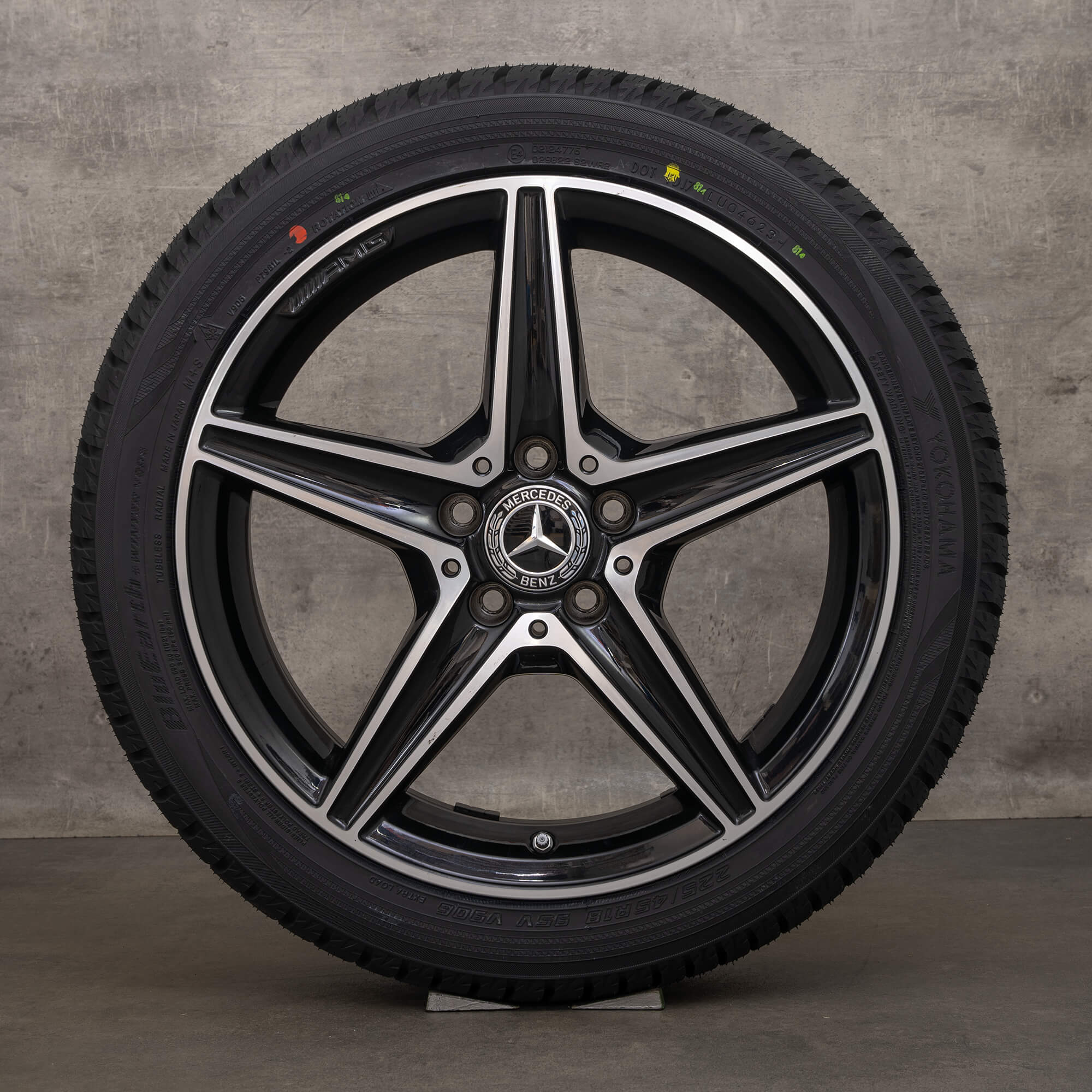 Llantas deportivas originales AMG Mercedes Clase C C43 C450 de 18 pulgadas W205 S205 C205 A205 invierno A2054014800 A2054011100 Neumáticos negros