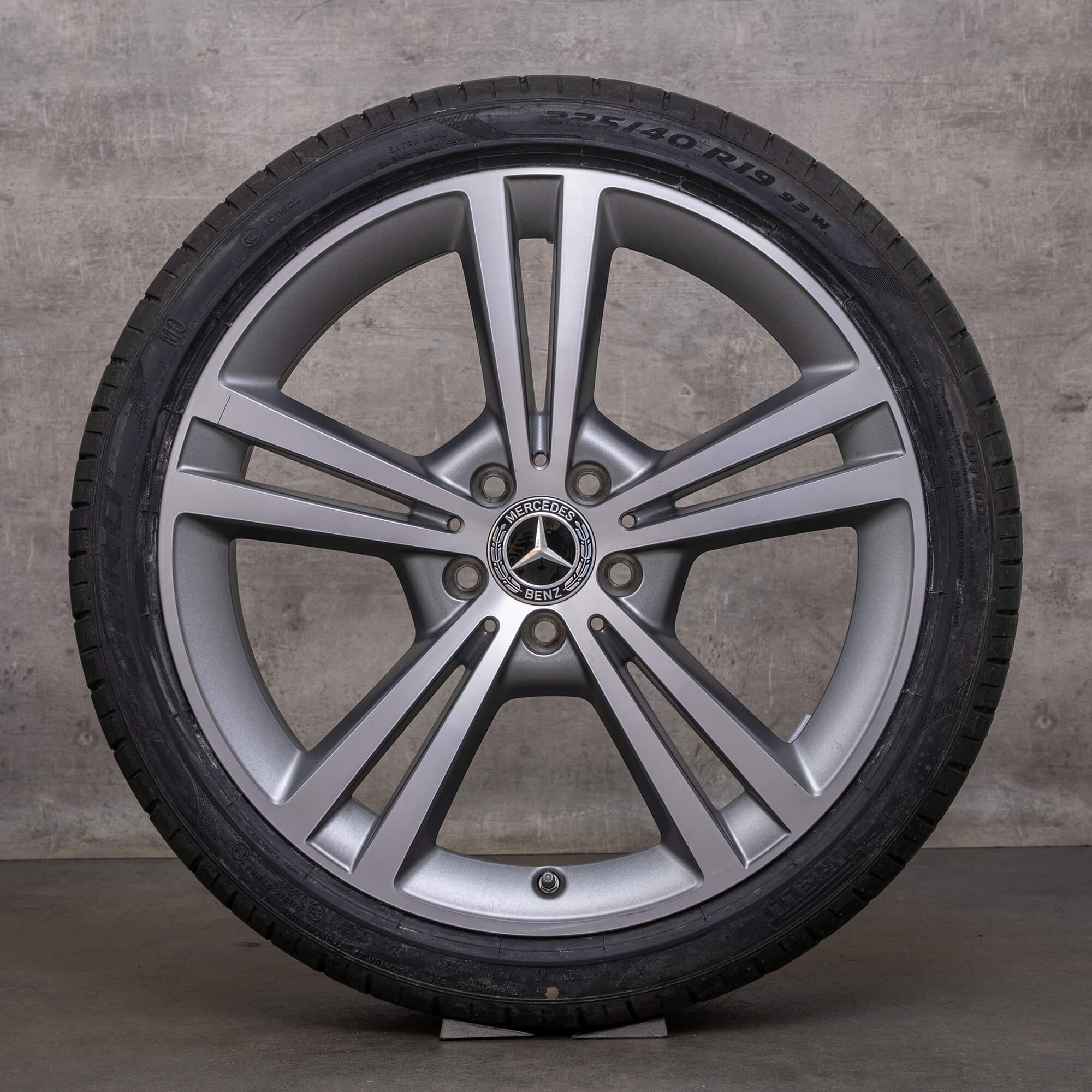 Genuine Mercedes Benz A B Classe CLA cerchi 19 pollici W177 V177 W247 W118 C118 X118 ruote estive A1774010800 himalaya grigio opaco lucido tornito