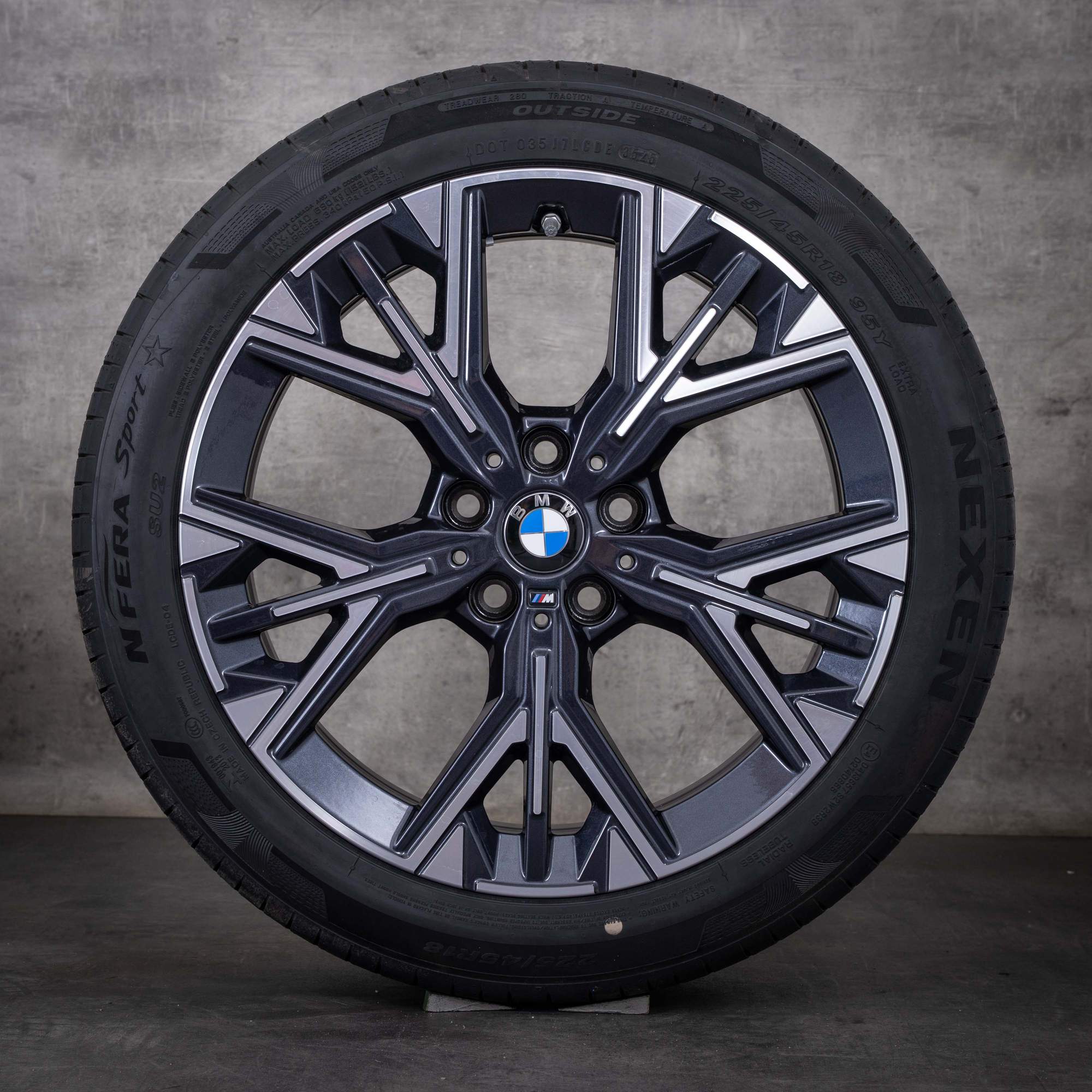 Pneus de inverno originais BMW Série 1 Série 2 18 polegadas F70 F74 Gran Coupe estilo 975 5A35E68 cinzentas com acabamento diamantado
