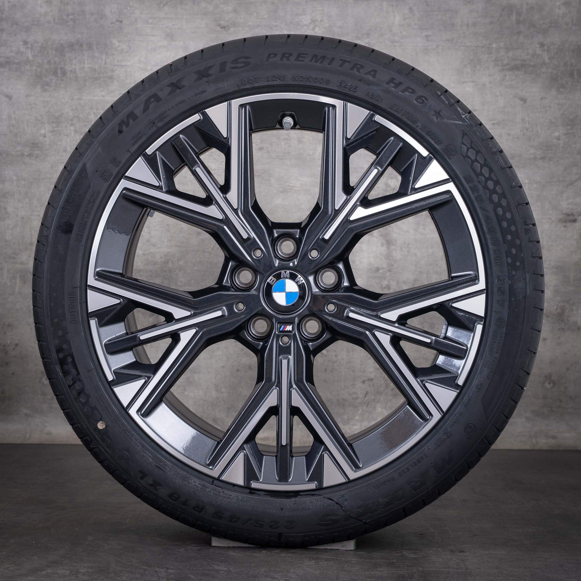 Originální disky BMW řady 1 a 2 18 palců F70 F74 Gran Goupe letní kola styling 975 5A35E68 midnight grey diamond cut