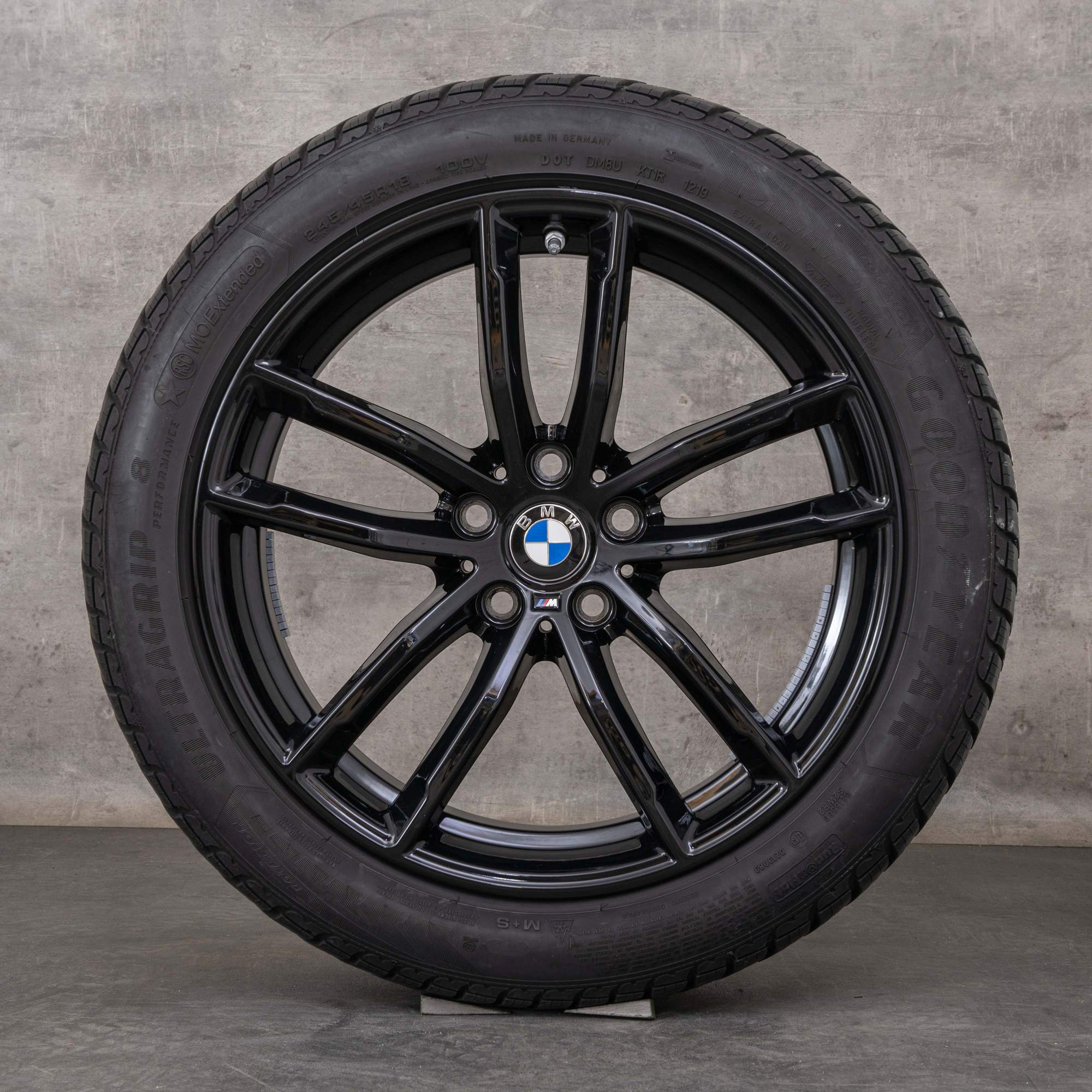 Oryginalne koła zimowe BMW serii 5 18 cali G30 G31 Stylizacja 662 M Felgi 8093915 czarny błyszczący