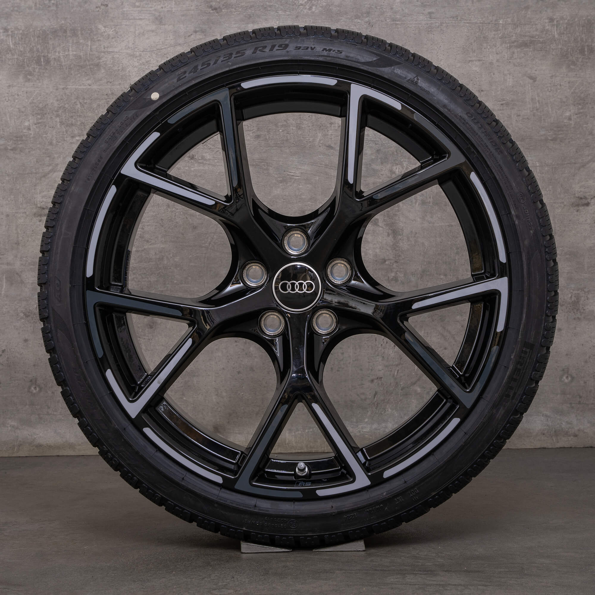 Originální zimni alu kola Audi RS3 19" 8Y disky 8Y0601025BP 8Y0601025BQ černé NOVÉ