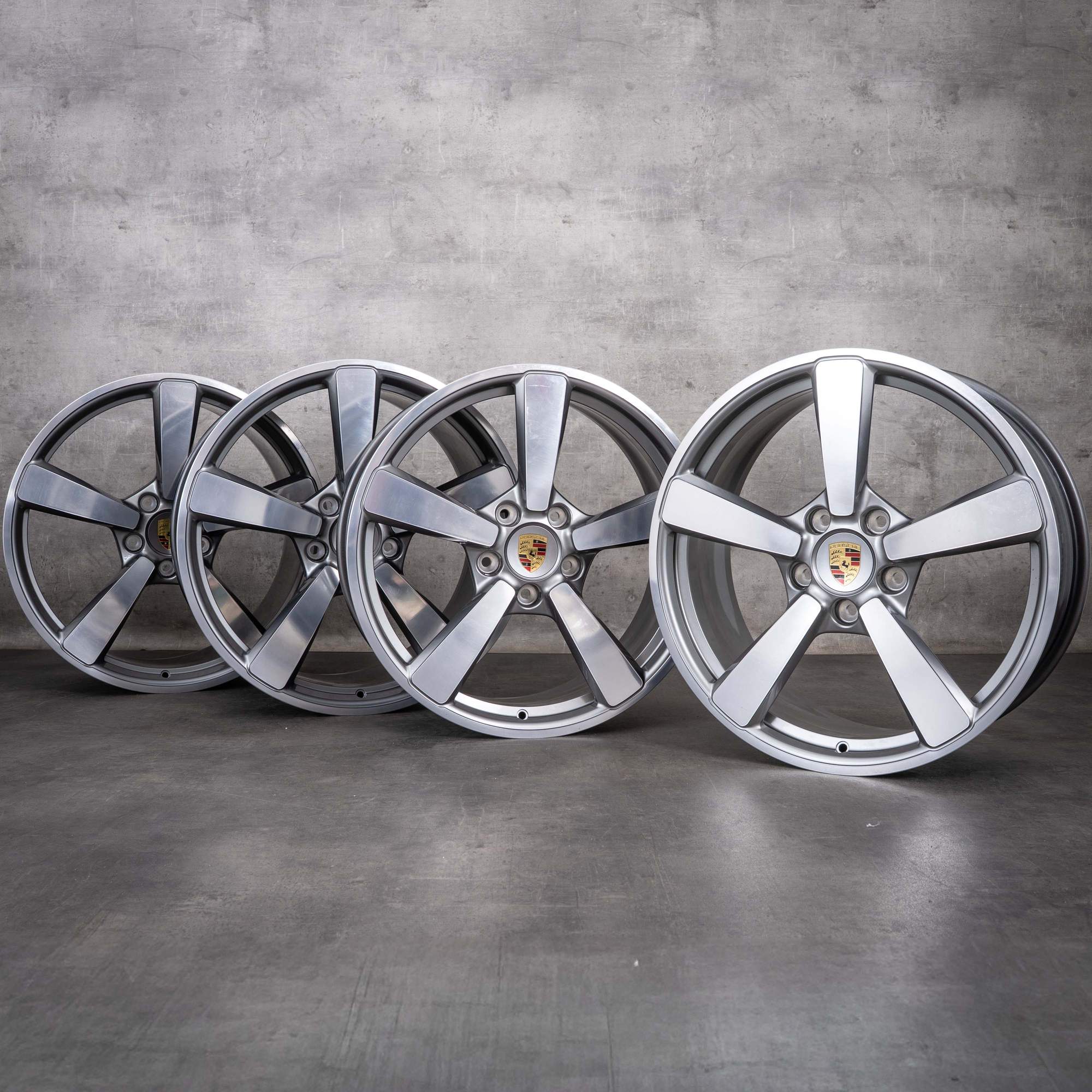 Original Porsche 992 I Felgen 20 21 Zoll Carrera C2 C4 GTS Exclusive 992601025BE 992601025L platinsilber glanzgedreht