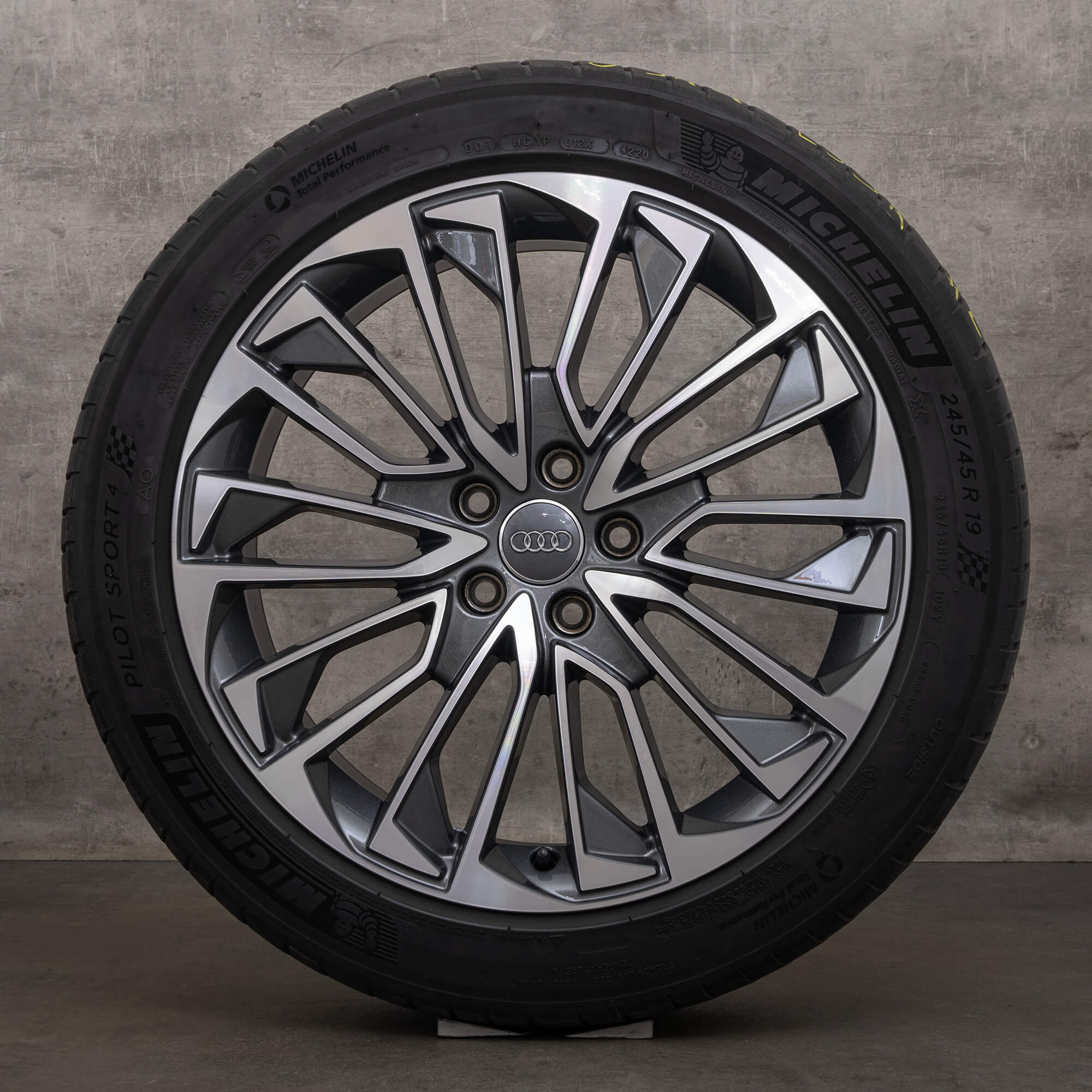 OEM Audi A6 19 inch 4K C8 rims summer tires 4K0601025BD graphite grey high-gloss wheels