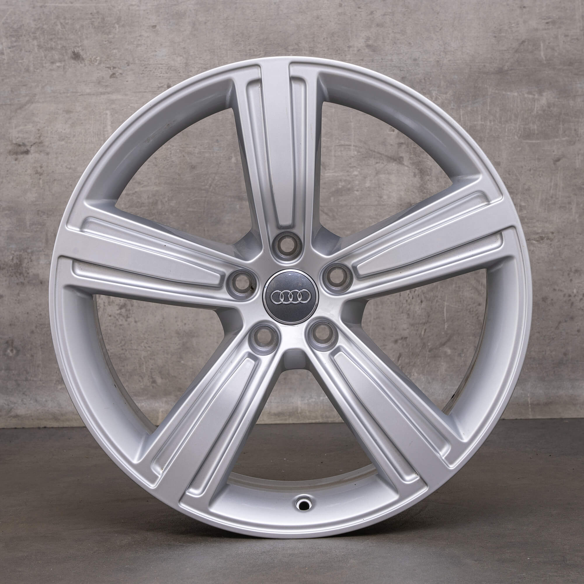 Original Audi A8 S8 Felgen 19 Zoll 4N D5 4N0601025J silber