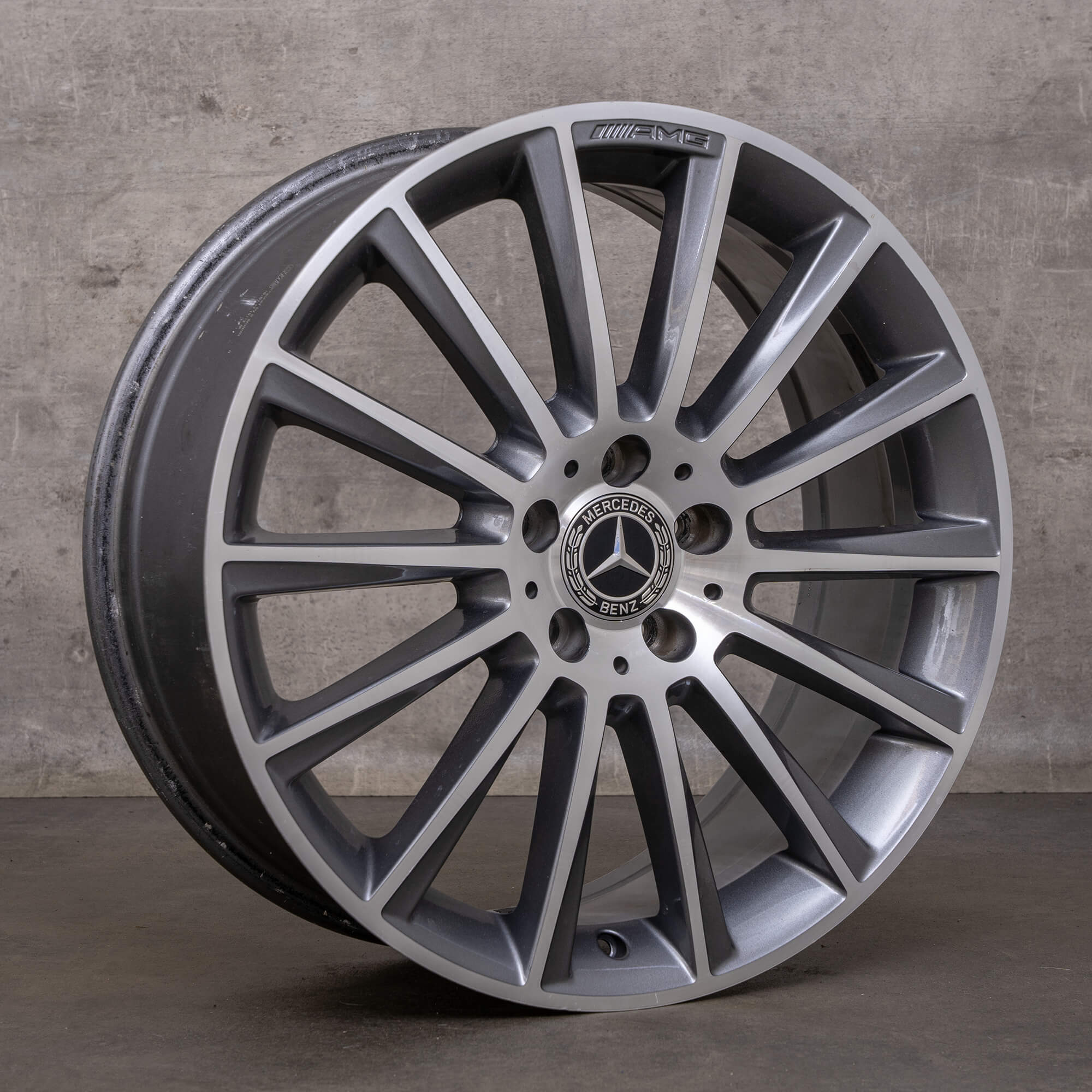 Original Mercedes Benz C Klasse AMG Felge 19 Zoll W205 S205 C205 A205 A2054011300 schwarz glanzgedreht