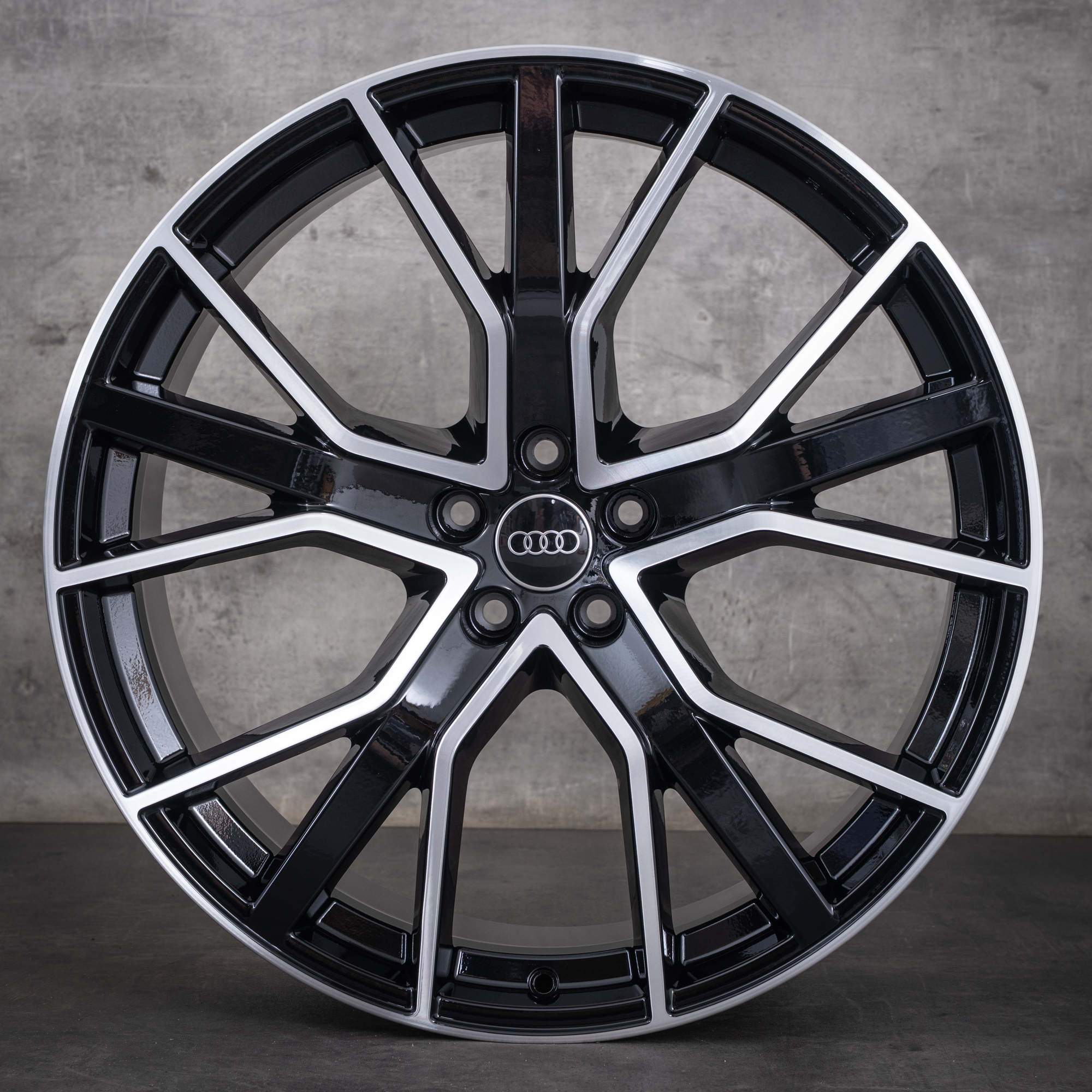 Oryginalne felgi Audi Q7 SQ7 22 cale 4M Performance 4M0601025DP czarne polerowane NOWOŚĆ