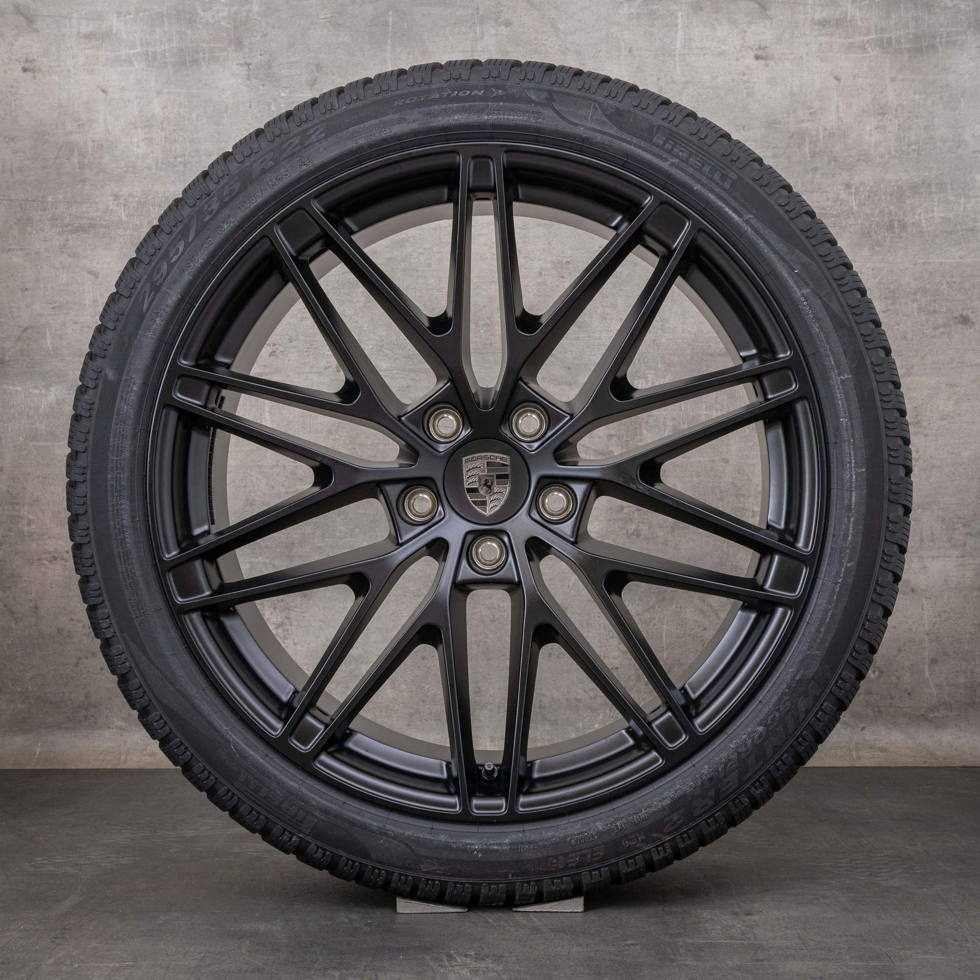 Original Porsche Macan Electric Winterräder 22 Zoll Felgen RS Spyder 95C044600L schwarz matt