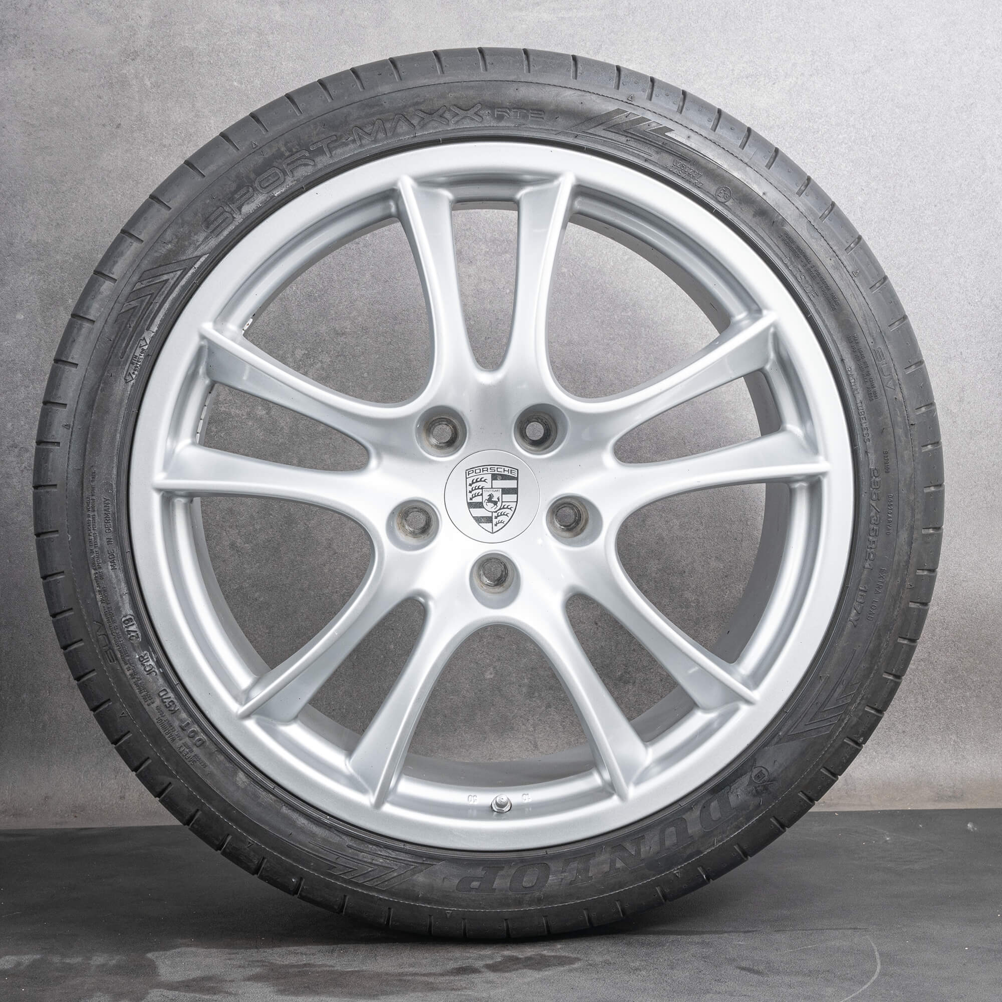 Originální 21 palcové disky Porsche Cayenne 955 957 GTS letni pneumatiky alu kola
