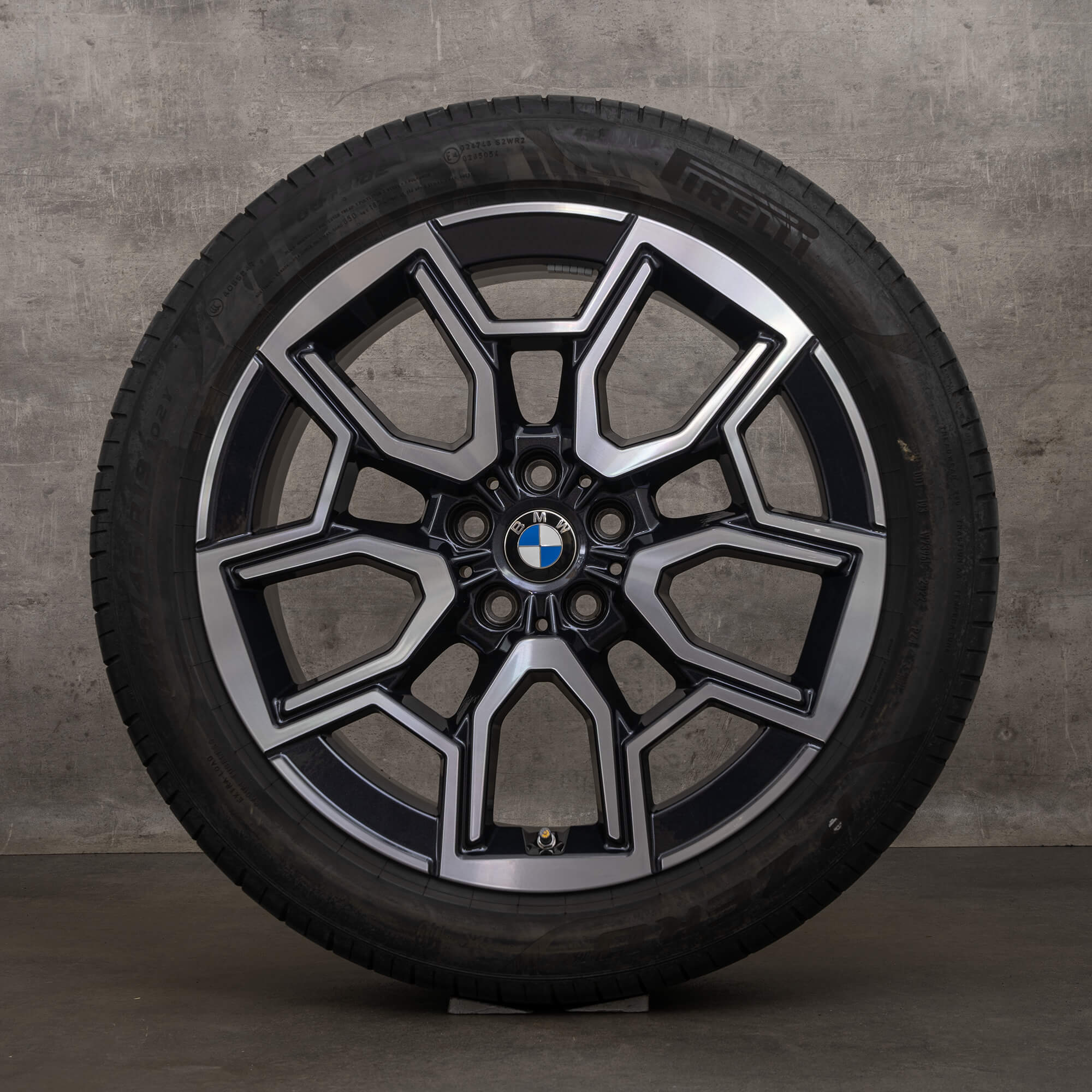 Original BMW X1 iX1 X2 sommerhjul 19-tommers U10 U11 felger styling 867 6898041 midnattsgrå blank dreid