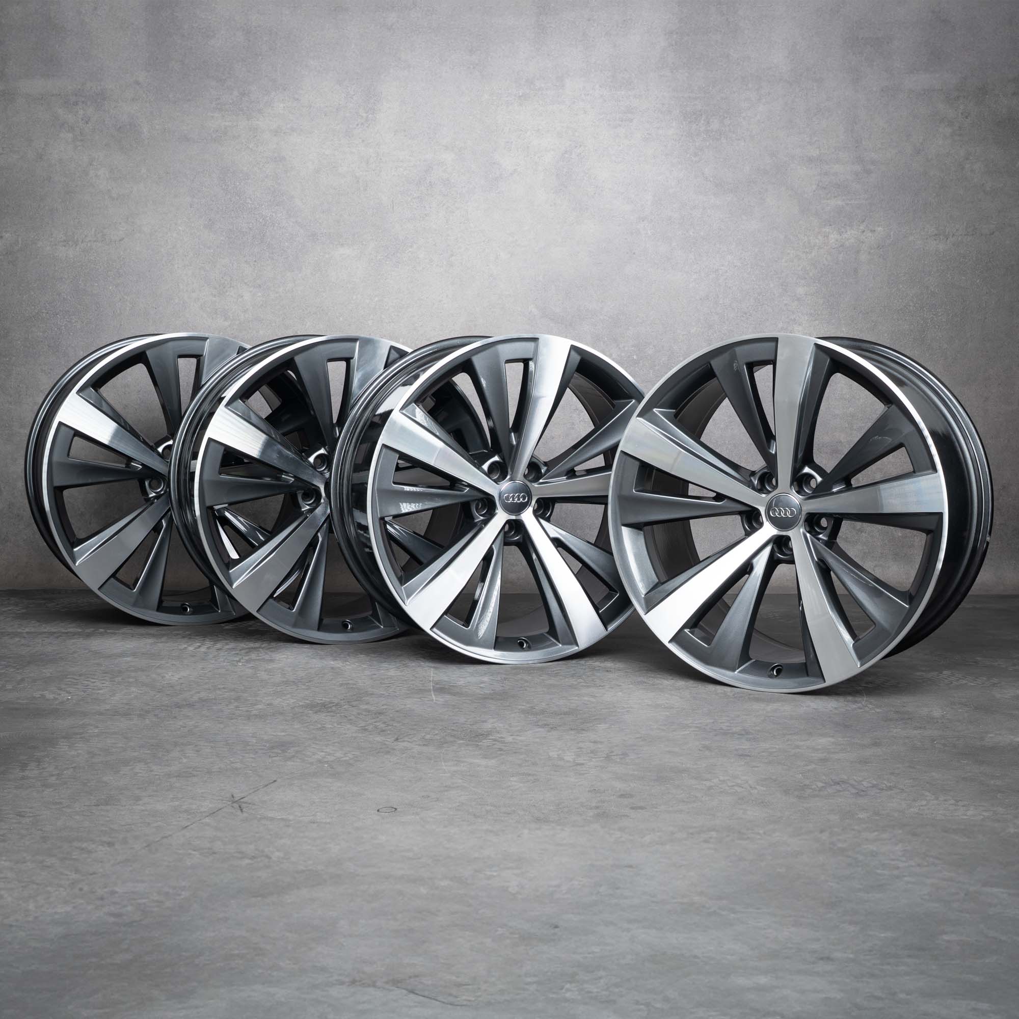 Oryginalne felgi Audi Q8 SQ8 21 cali 4M8 4M8601025AA aluminiowe tytanowe polerowane