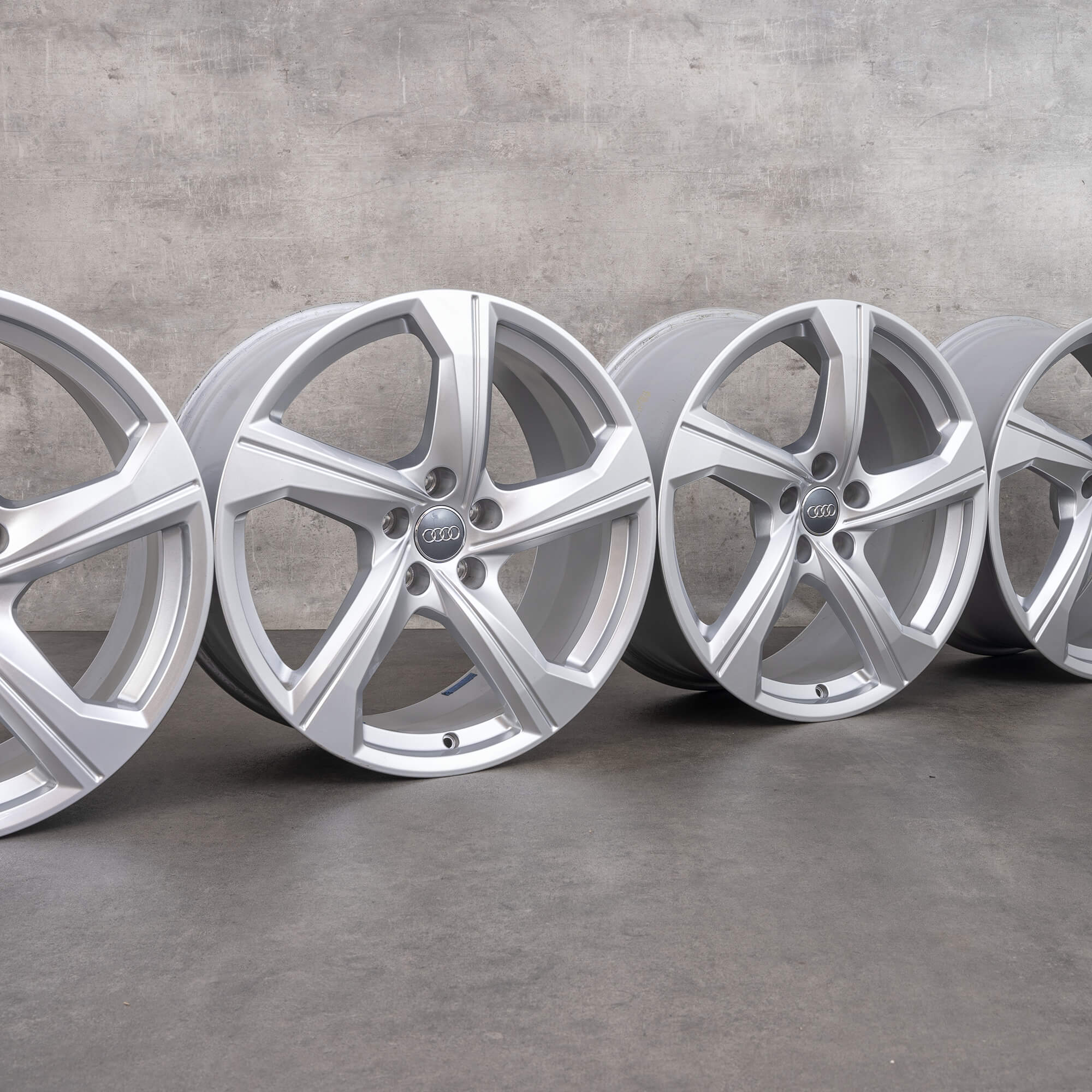 Audi 19 inch velgen A6 S6 4K C8 alloy 8.5 x ET40 S line 4K0601025AJ