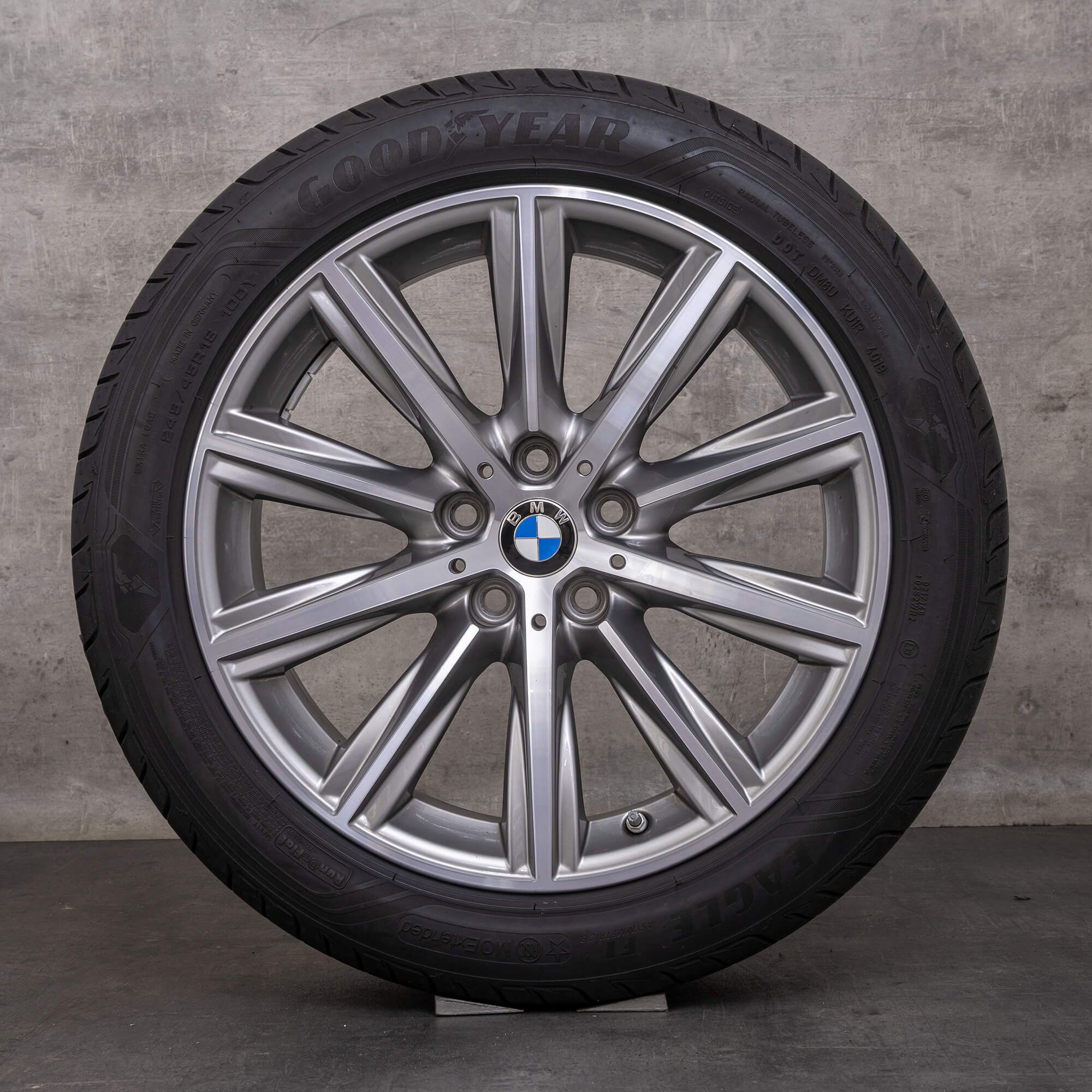 OEM BMW 5 Series rims 18 inch G30 G31 summer wheels styling 684 6874441 ferric grey glossy turned