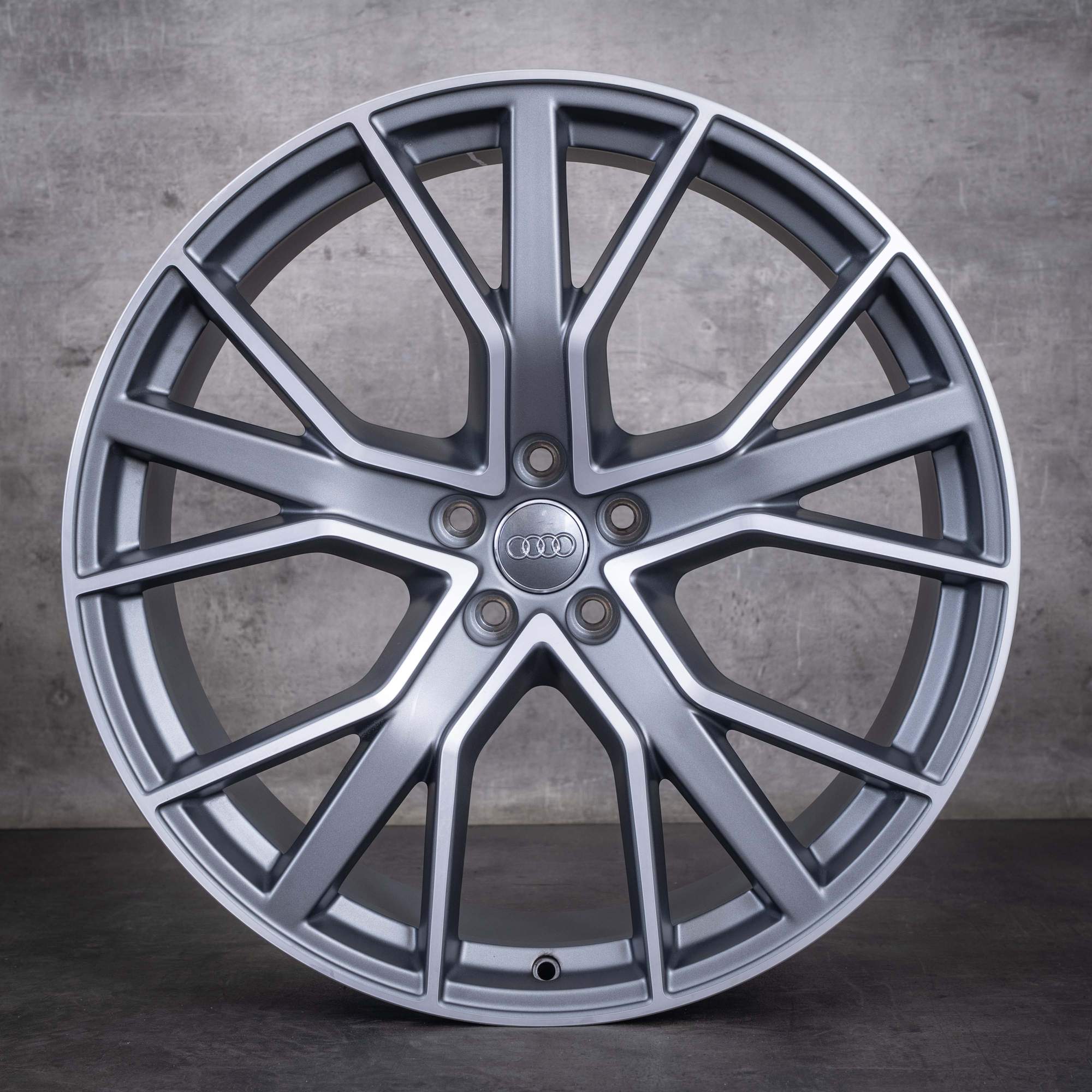 Original Audi Q7 SQ7 Felgen 22 Zoll 4M 4M0601025AG titan matt front glanzgedreht