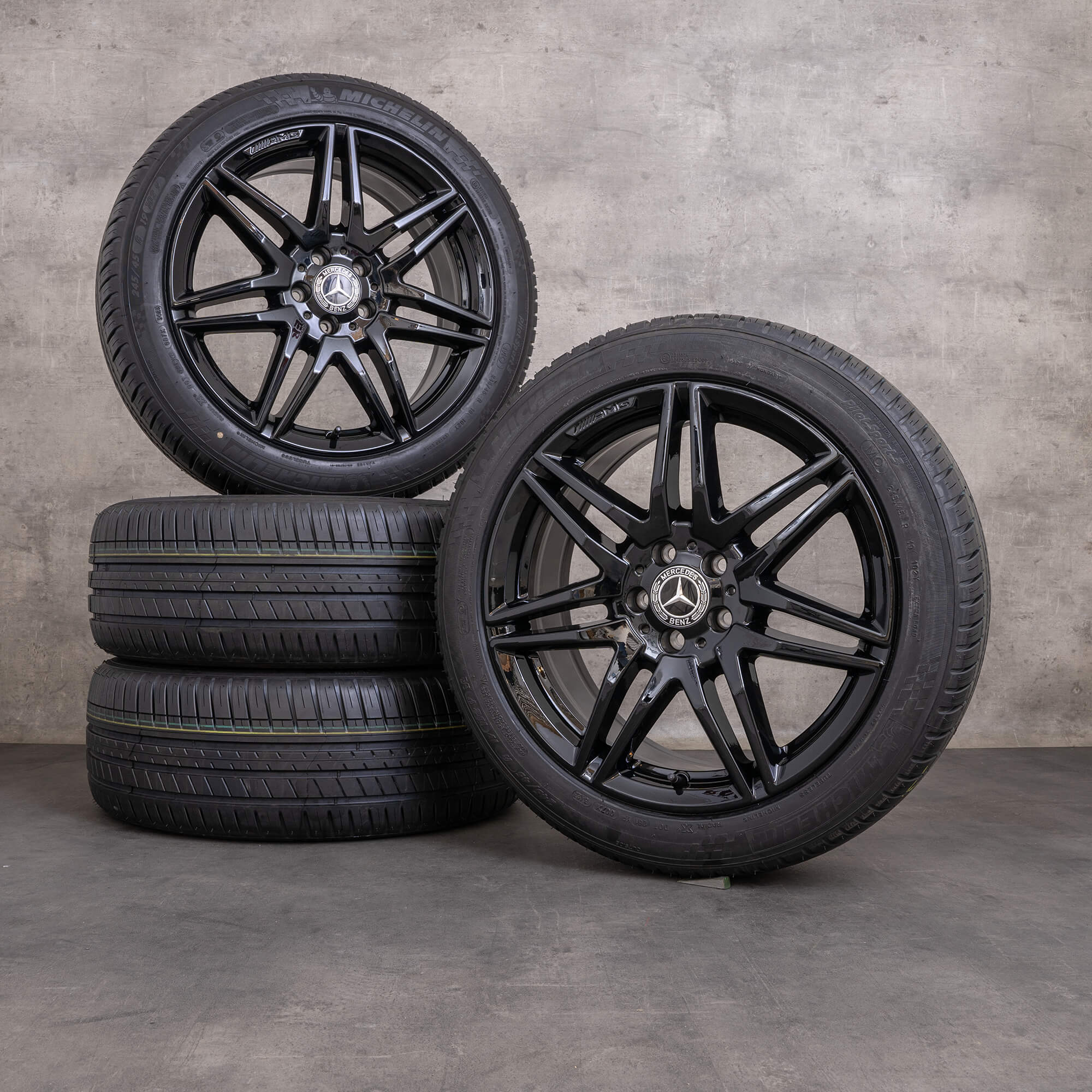 Genuine Mercedes Benz Classe V AMG ruote 19 pollici W447 estive A4474015100 nero lucido