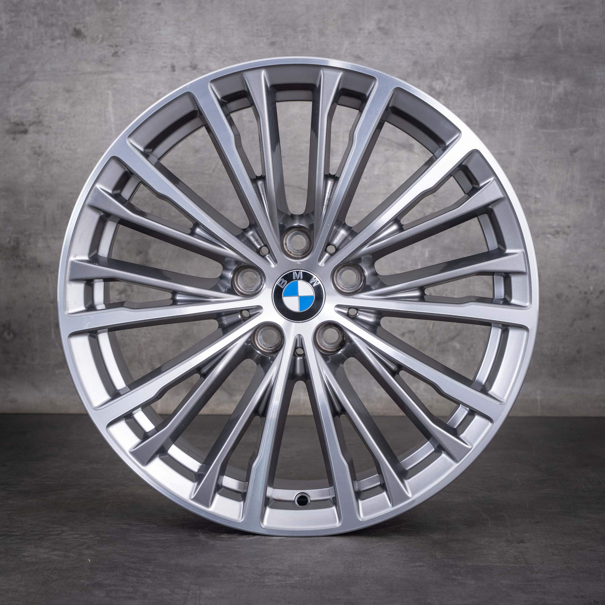 Original BMW 2er 3er 4er Felgen 18 Zoll G42 Coupe G20 G21 G22 G23 Styling 781 6883523 6897085 ferric grey front glanzgedreht