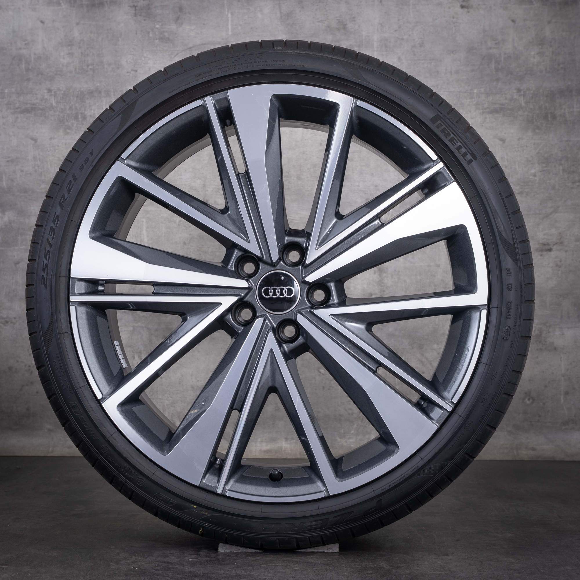Cerchi originali Audi A6 S6 da 21 pollici 4K C8 per ruote estive 4K0601025BK color granito parte anteriore diamantata