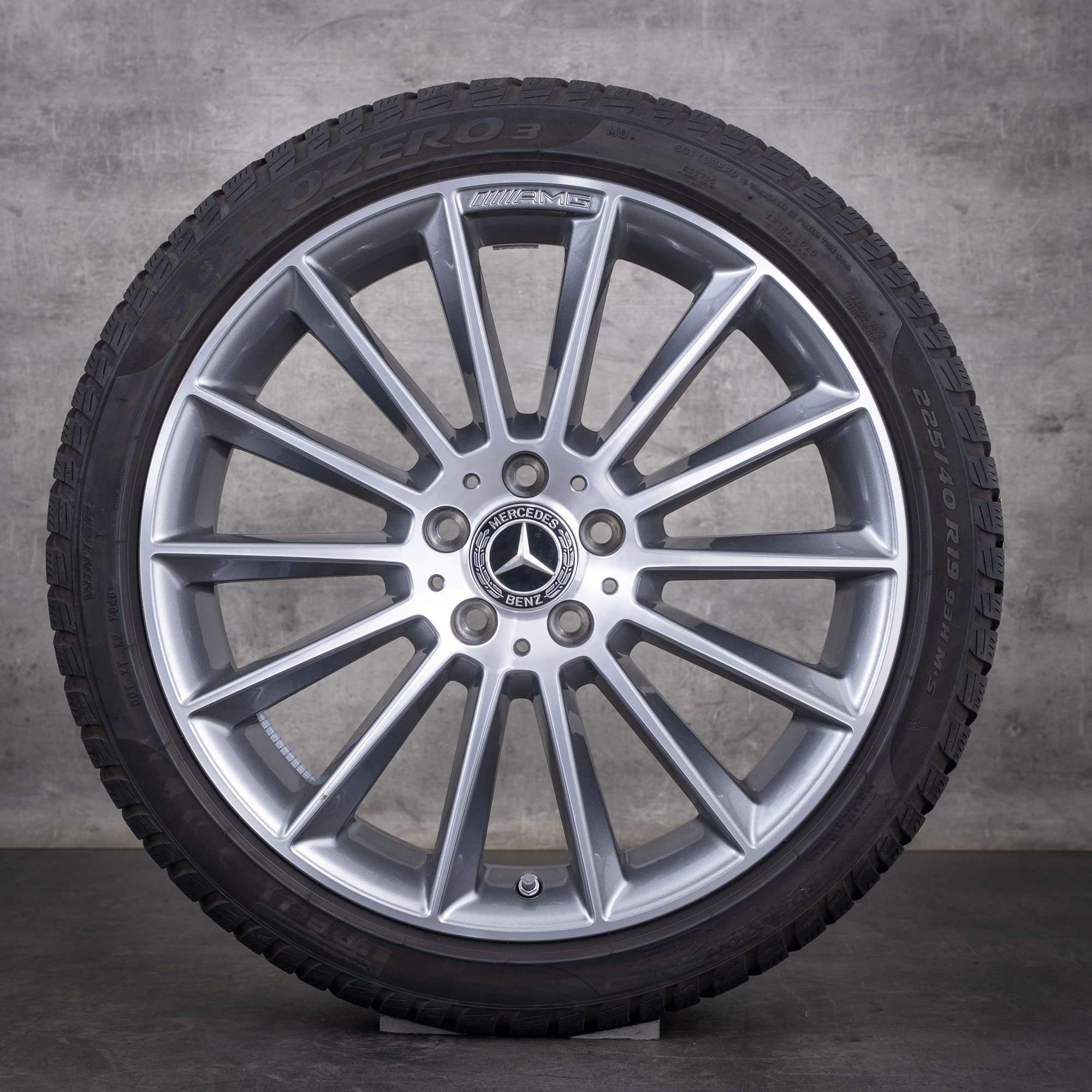 Original Mercedes-Benz A- och B-klass samt CLA vinterhjul 19 tum W177 V177 W247 C118 X118 fälgar A1774011600 himalaya grey, frontpolerade