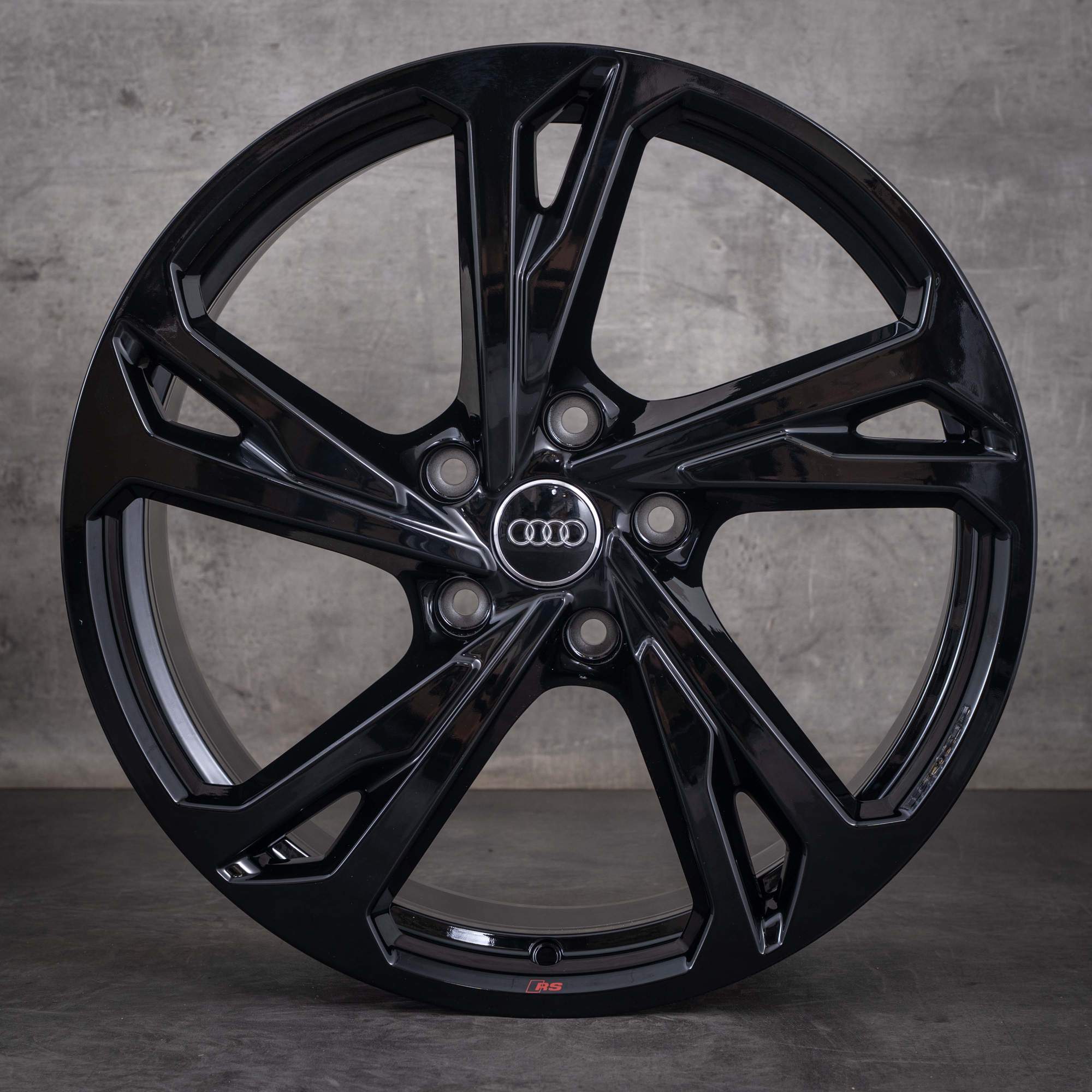Oryginalne koła zimowe do Audi e-tron GT felgi 20 cali FW 4J3601025AN 4J3601025AM czarne z połyskiem