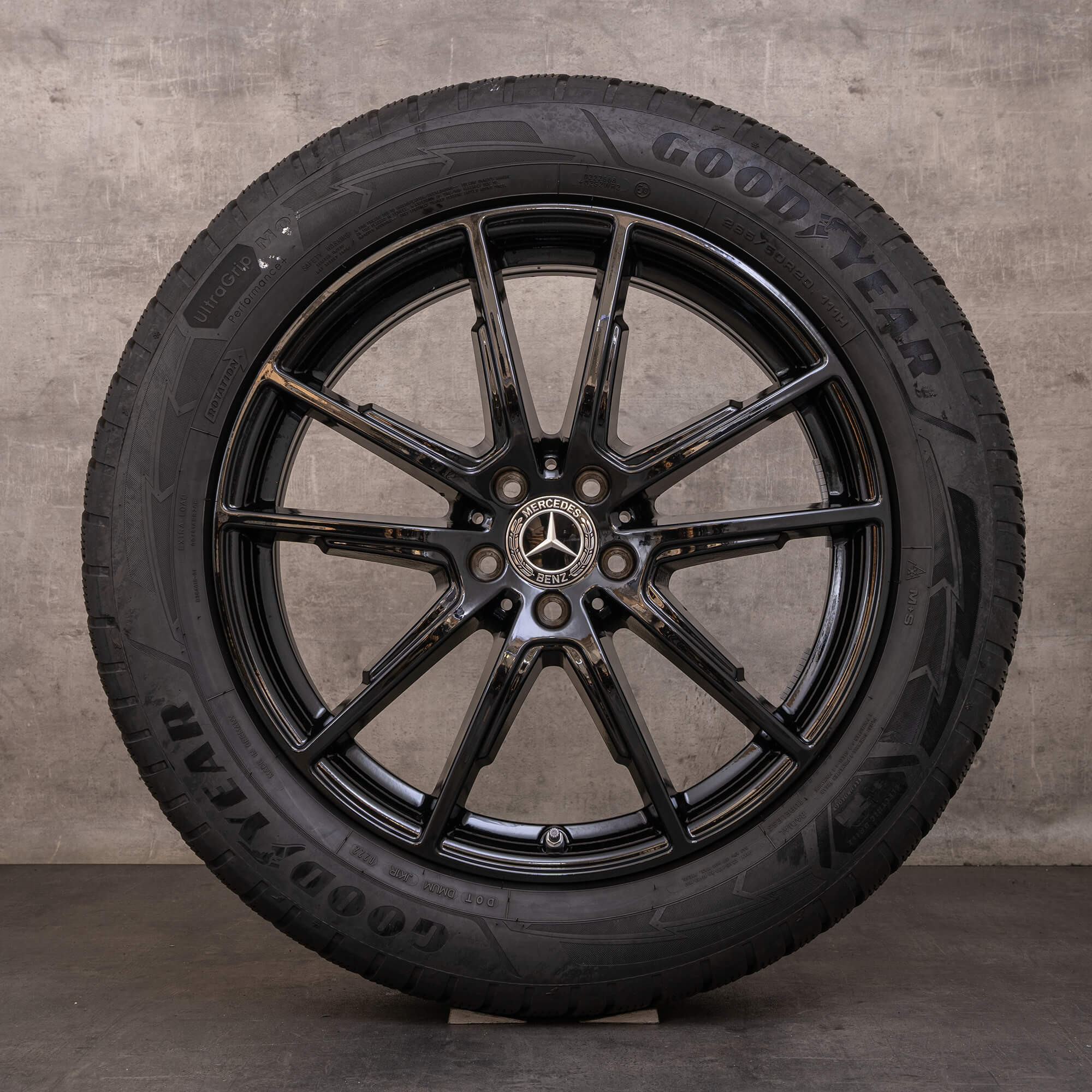 Original zimní pneu s disky Mercedes Benz EQS 20" X296 SUV ráfky na auto A2964010300 černé lesklé NOVÉ