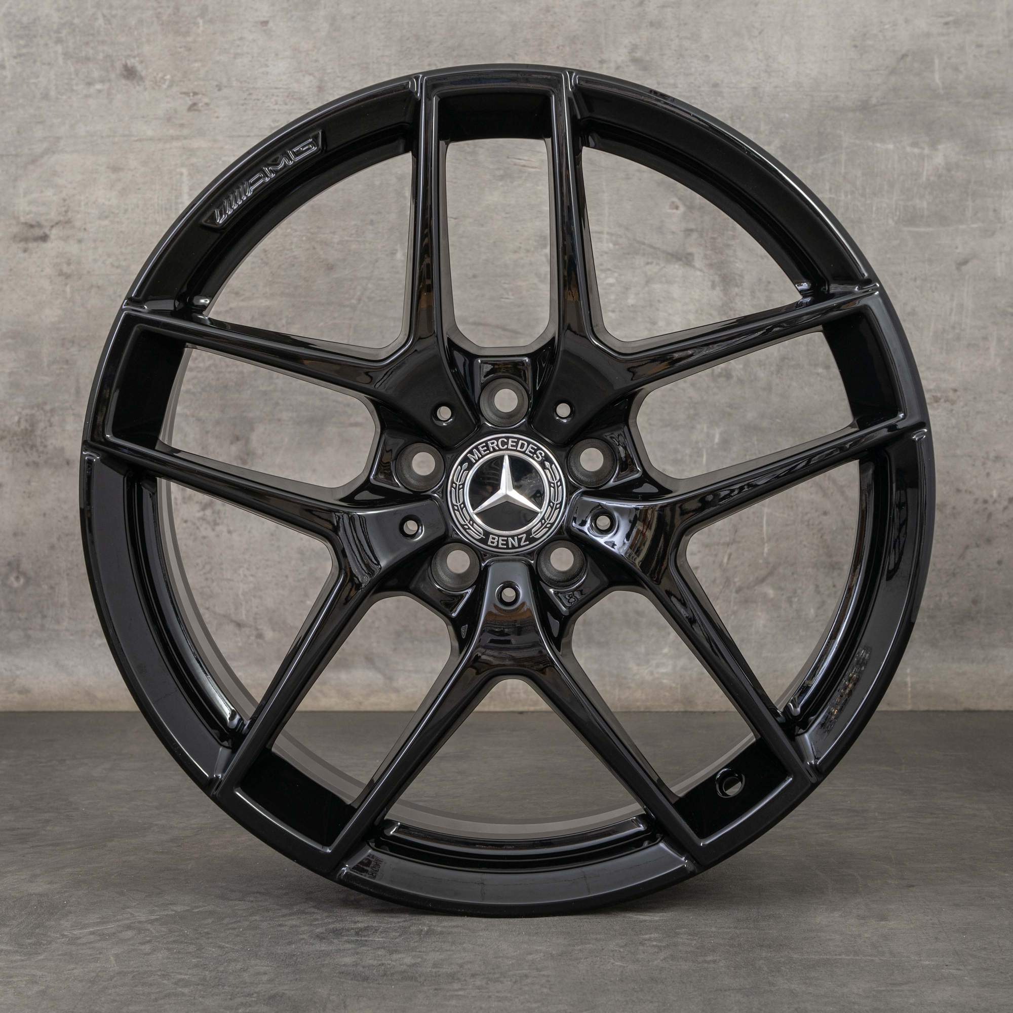 Alkuperäiset Mercedes Benz GLA & 45 AMG vanteet 19 tuuman X156 A1564010700 musta kiiltävä