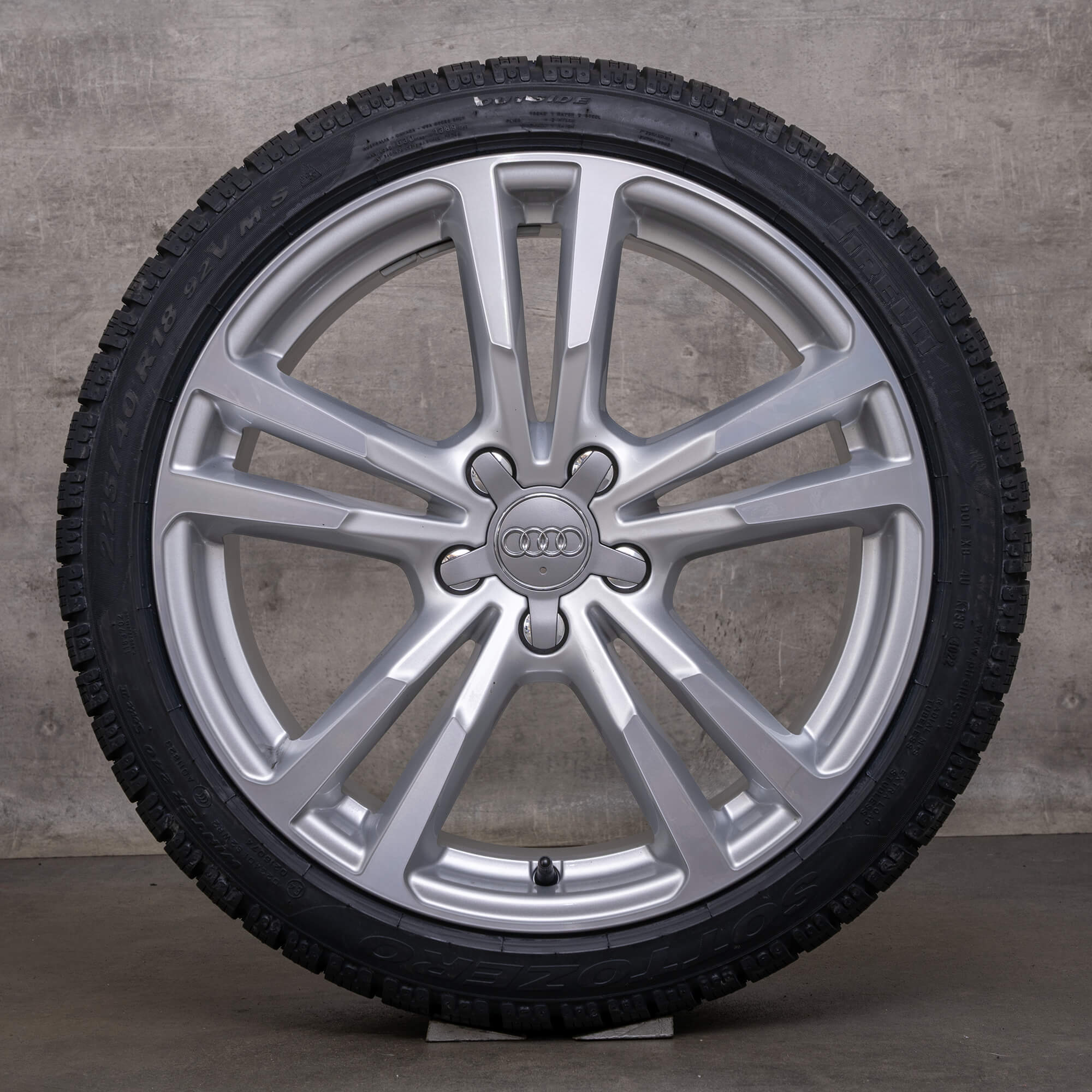 Rodas de inverno genuínas Audi A3 S3 18 polegadas 8V 8Y jantes saloon 8V0601025BC prata brilhante novo