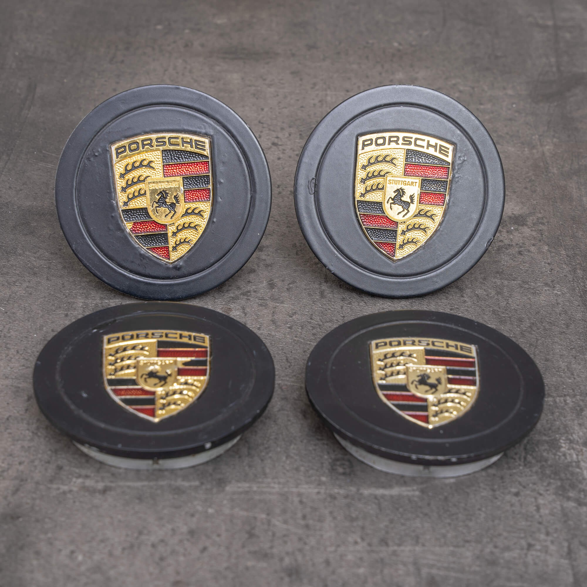 Genuine Porsche coprimozzo 92836103206TPP Coprimozzo nero opaco JE1 Crest colorato