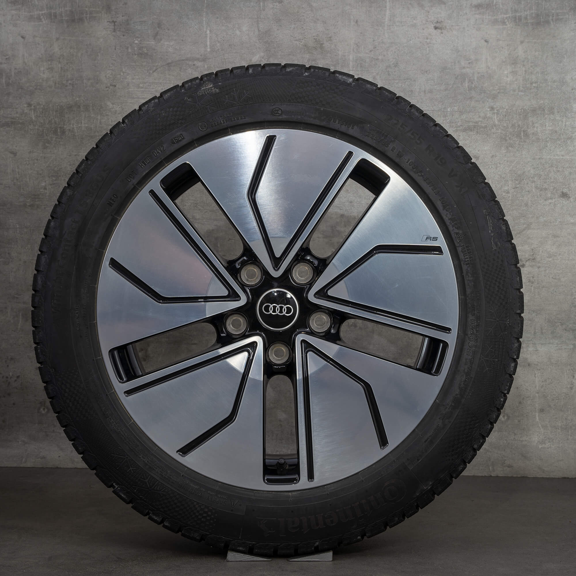 Audi 19 Zoll Felgen e-tron GT 4J Winterreifen Winterräder Aero-Design