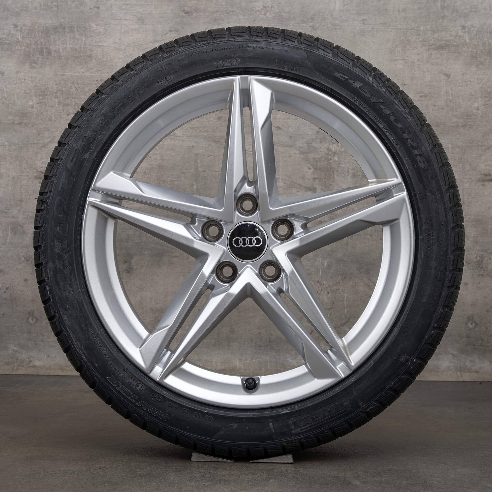 OEM Audi A4 S4 winter wheels 18 inch 8W B9 rims 8W0601025EC silver