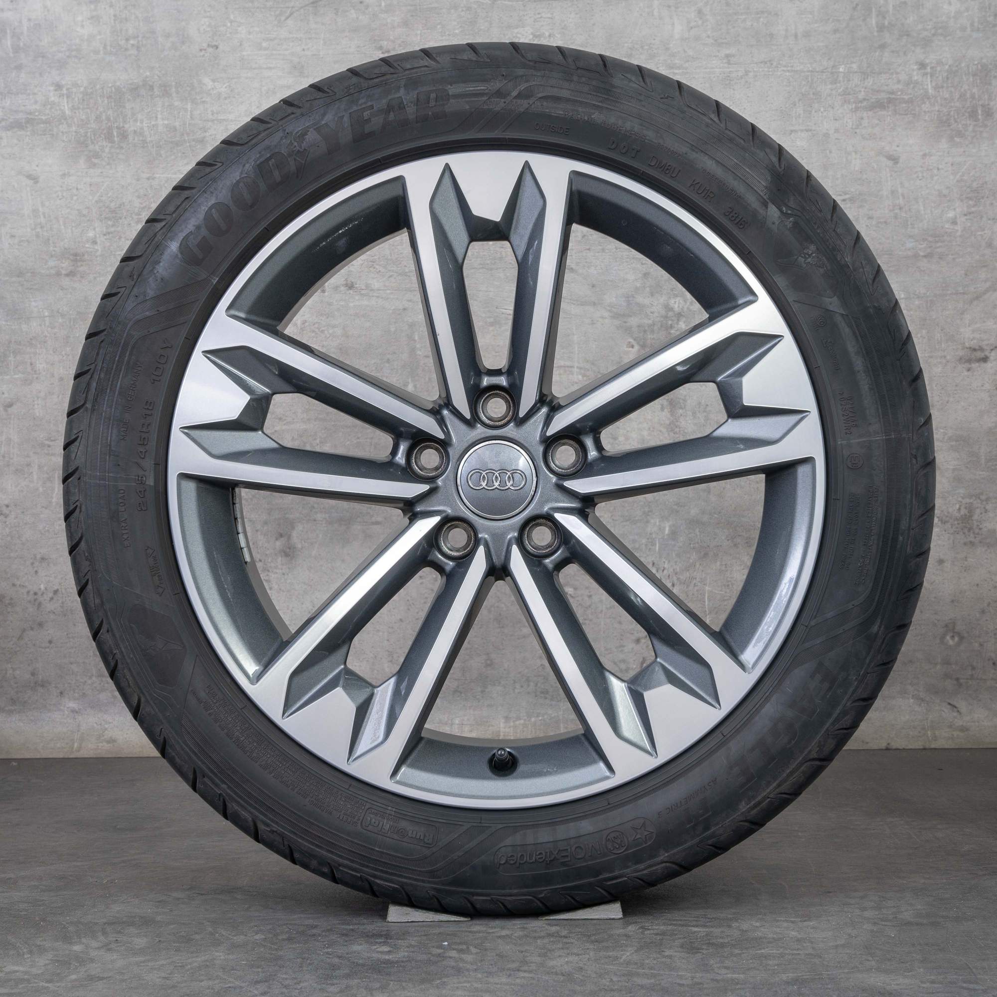 Jantes originais Audi A4 de 18 polegadas 8W B9 Allroad jantes verão 8W9601025C titanium polido