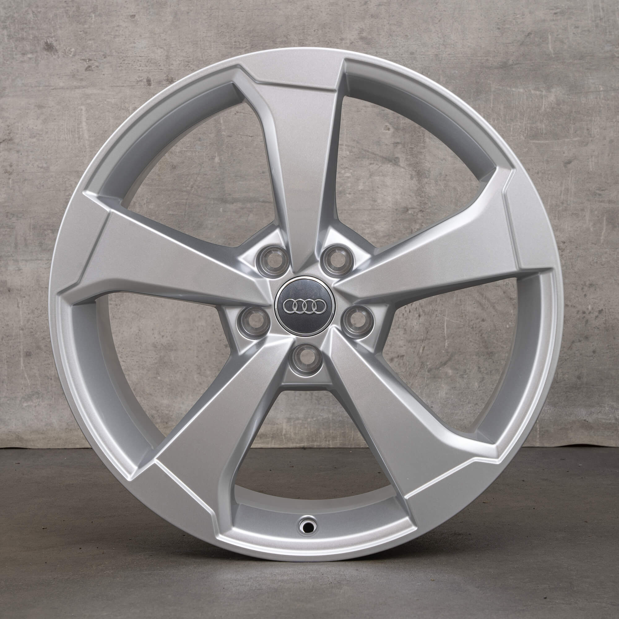 Audi A3 S3 RS3 8V 19 Zoll Felgen Sportback Rotor II silber 8V0601025CE NEU