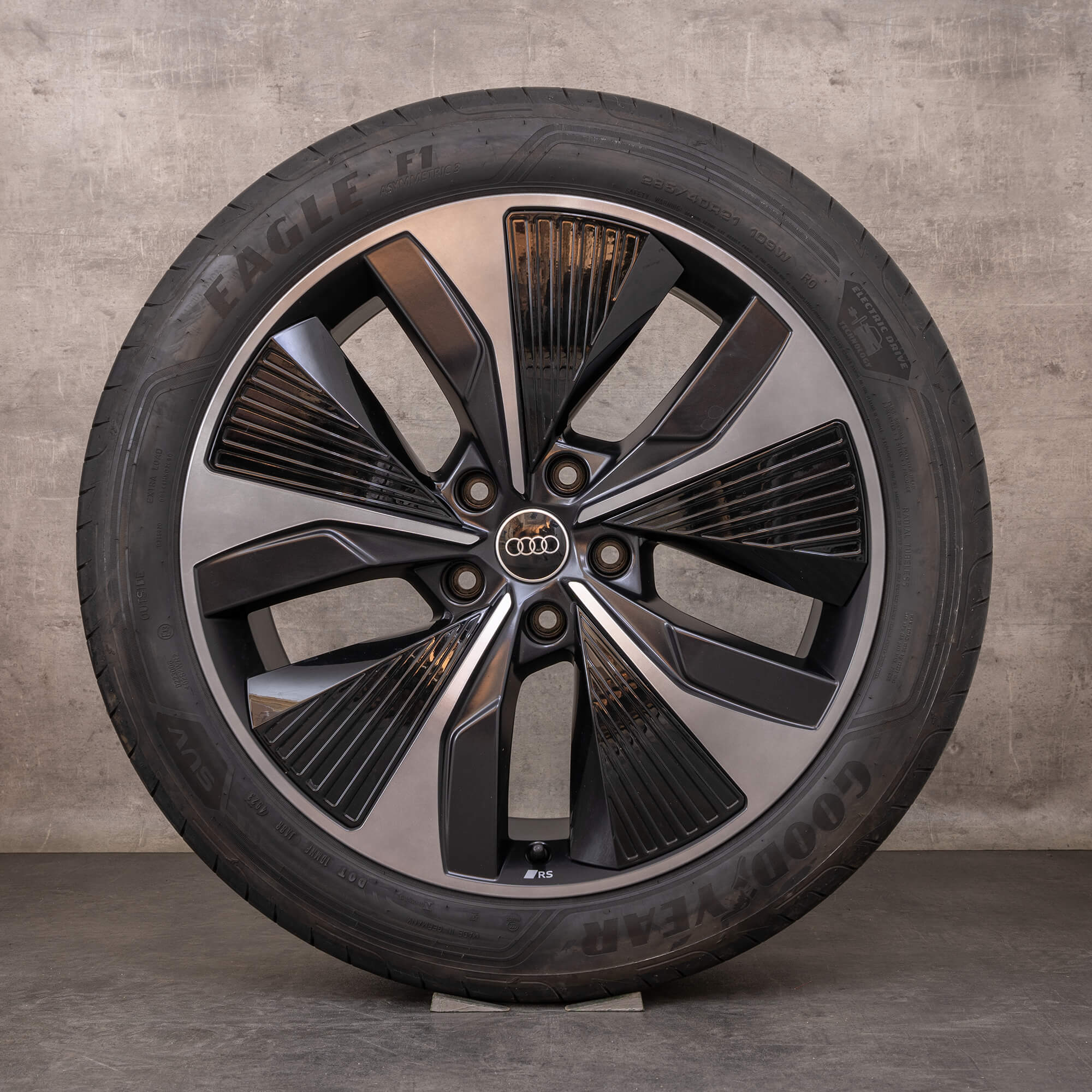 Original Audi Q6 SQ6 e tron GF Winterräder 21 Zoll Felgen 85H601025AQ 85H601025AR schwarz matt
