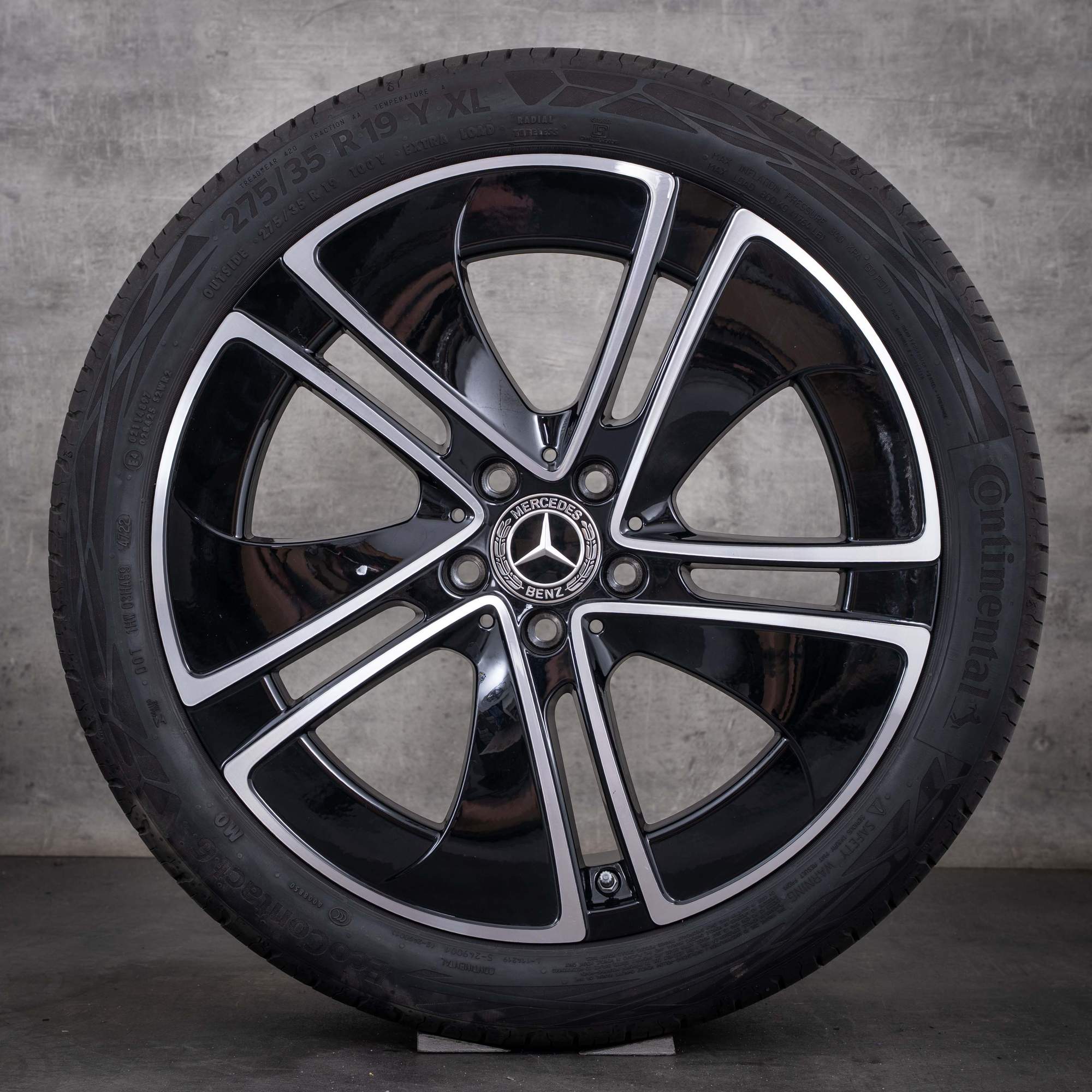 Originele Mercedes-Benz CLE winterbanden op velg 19 inch A236 C236 velgen A2364014100 A2364014300 zwart met diamond cut