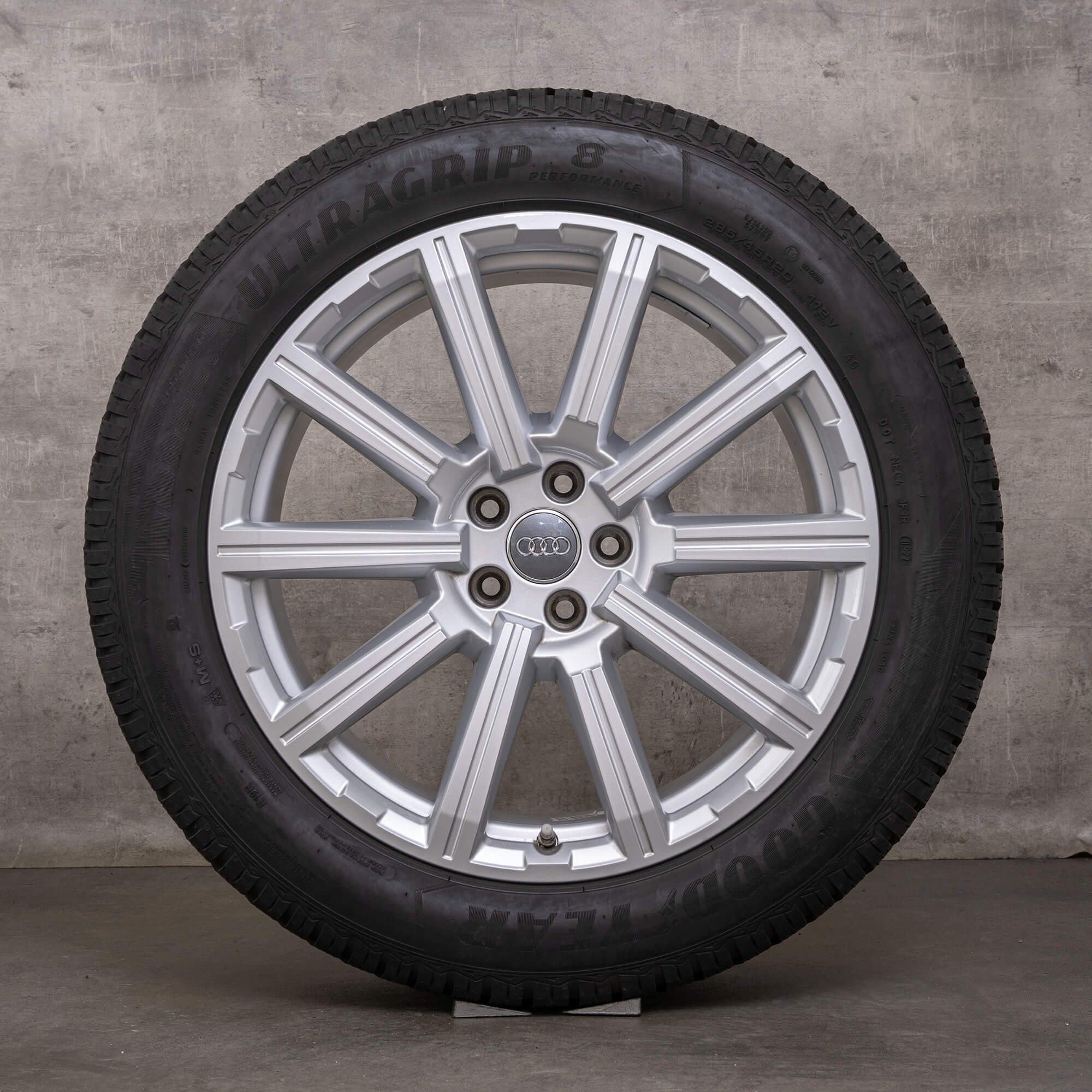 Oryginalne koła zimowe Audi Q7 SQ7 20 cali 4M felgi 4M0601025AE srebrne
