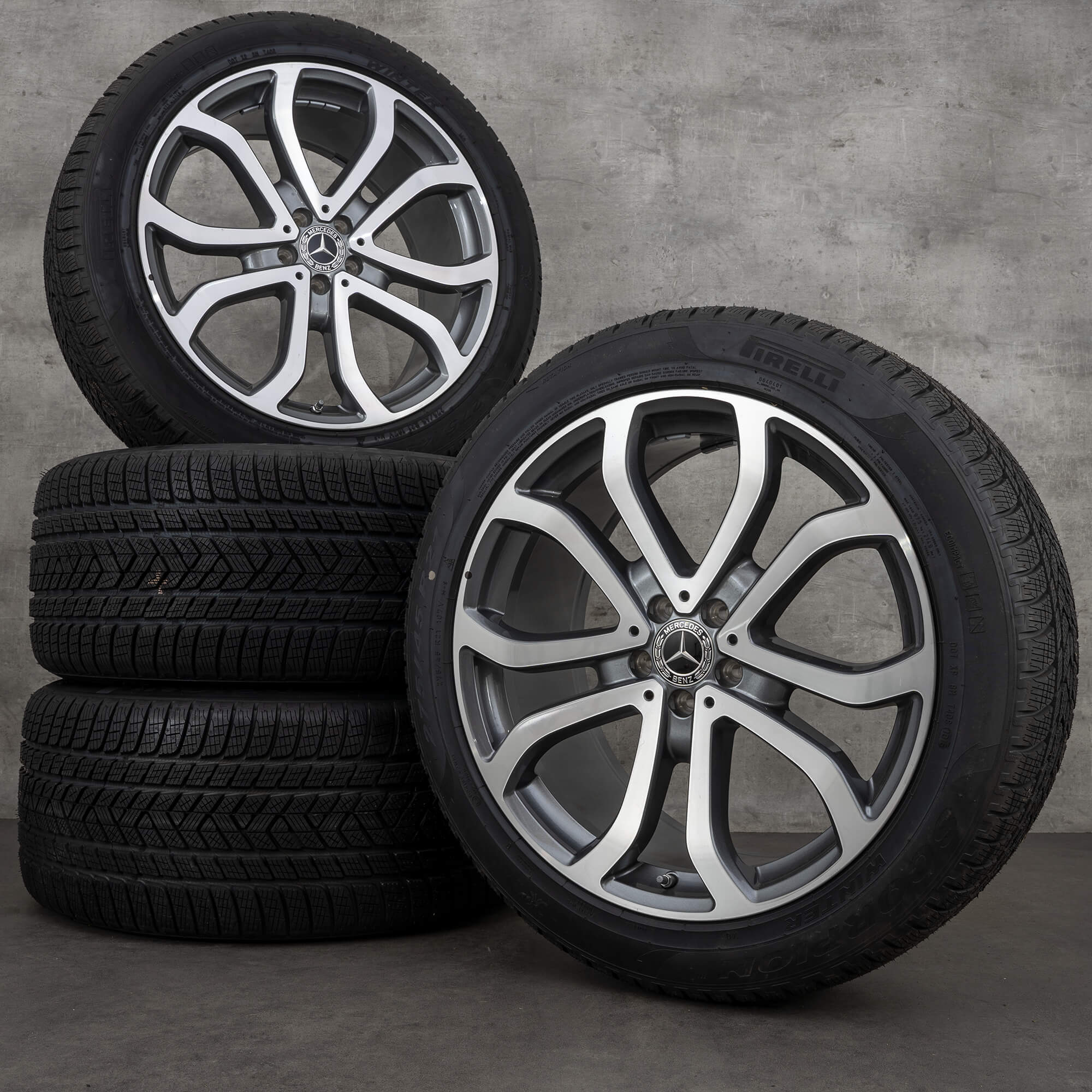 Pneus de inverno originais Mercedes-Benz GLE 43 63 S AMG de 21 polegadas modelo C292 referências A2924011400 A2924011500 cor «Himalaya Grey» com acabamento diamantado