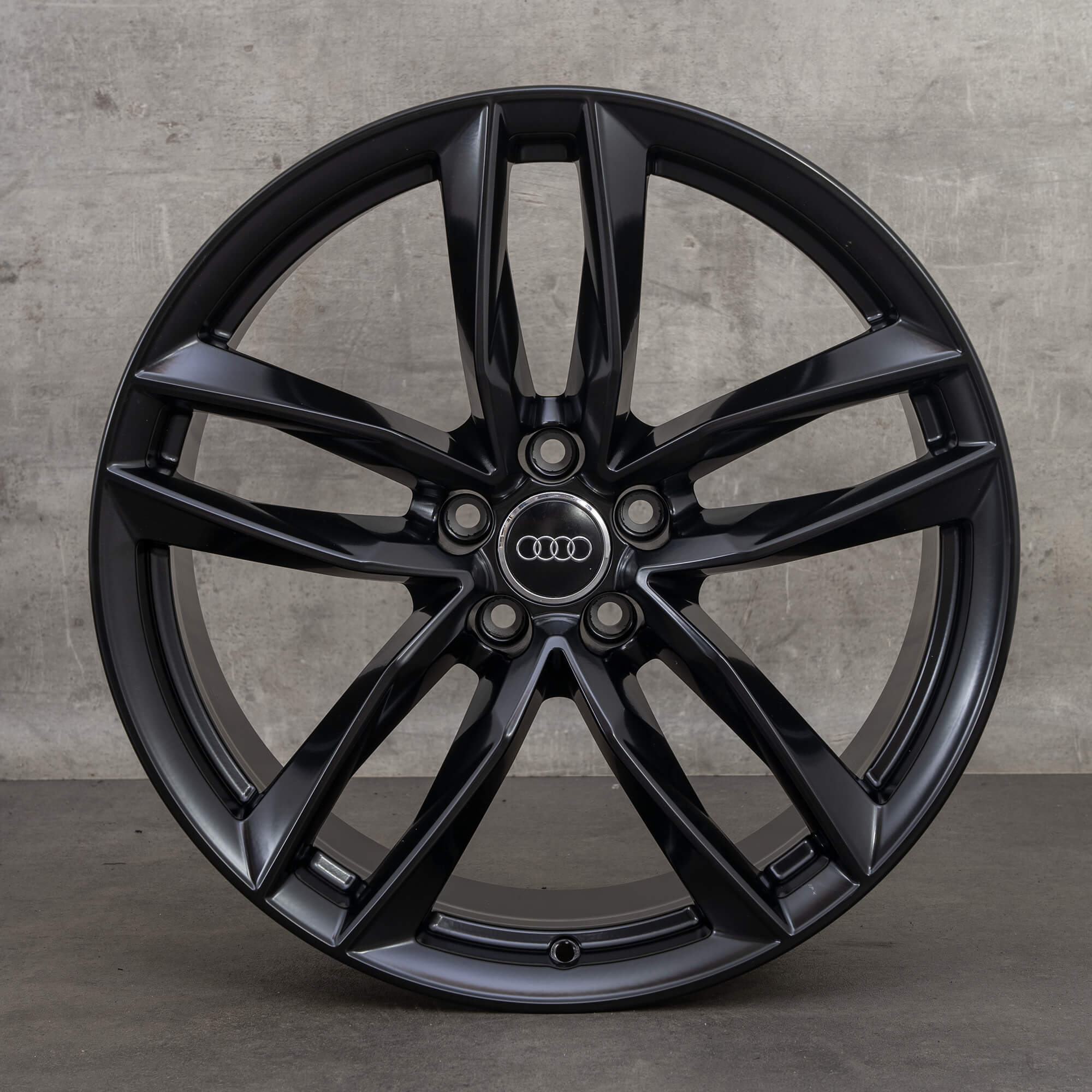 Audi A5 S5 B8 20 palcové ráfky S line 8T0601025DF hliníkové černé saténové