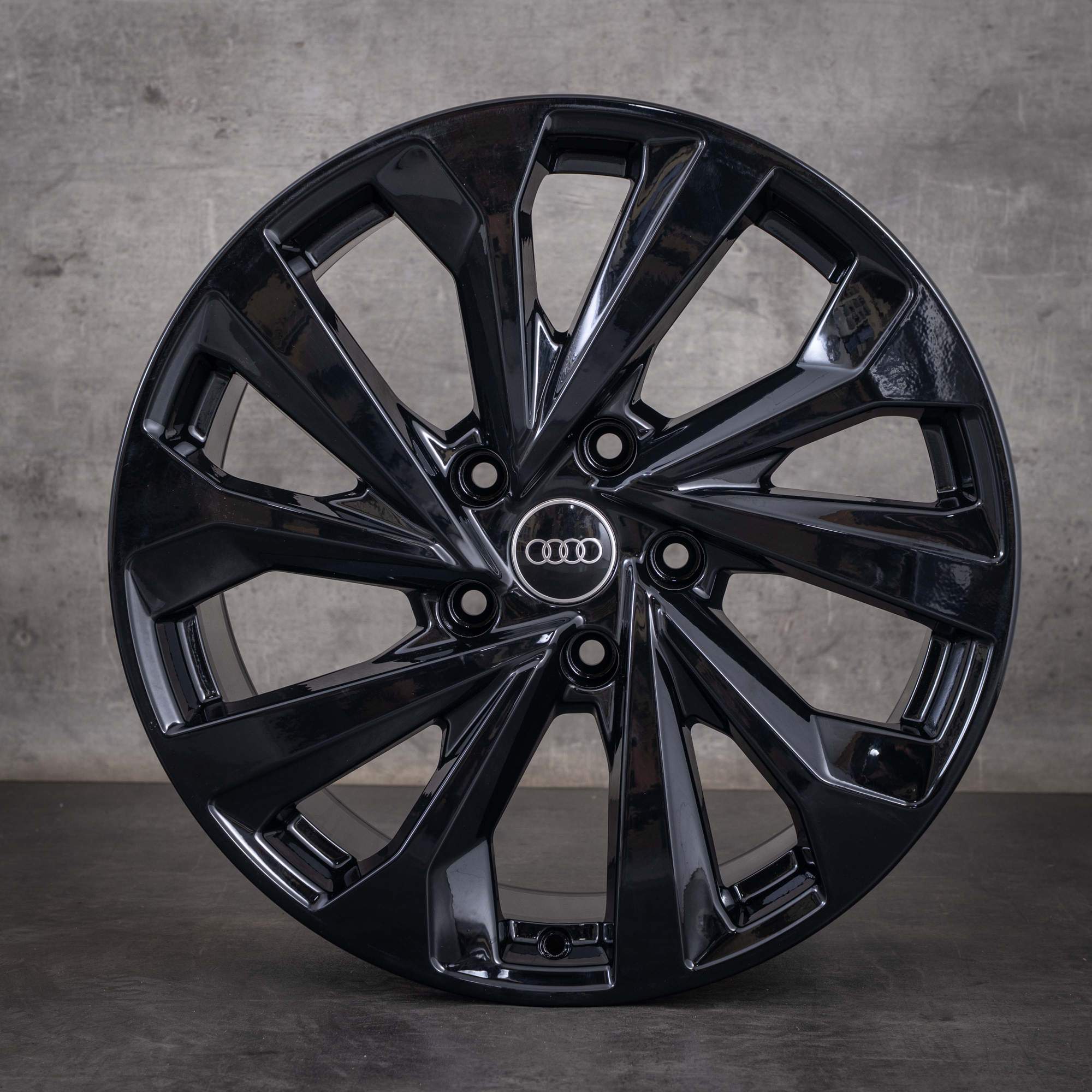 Jantă originală Audi e-tron Q6 SQ6 de 19 inci GF 85H601025E negru lucios