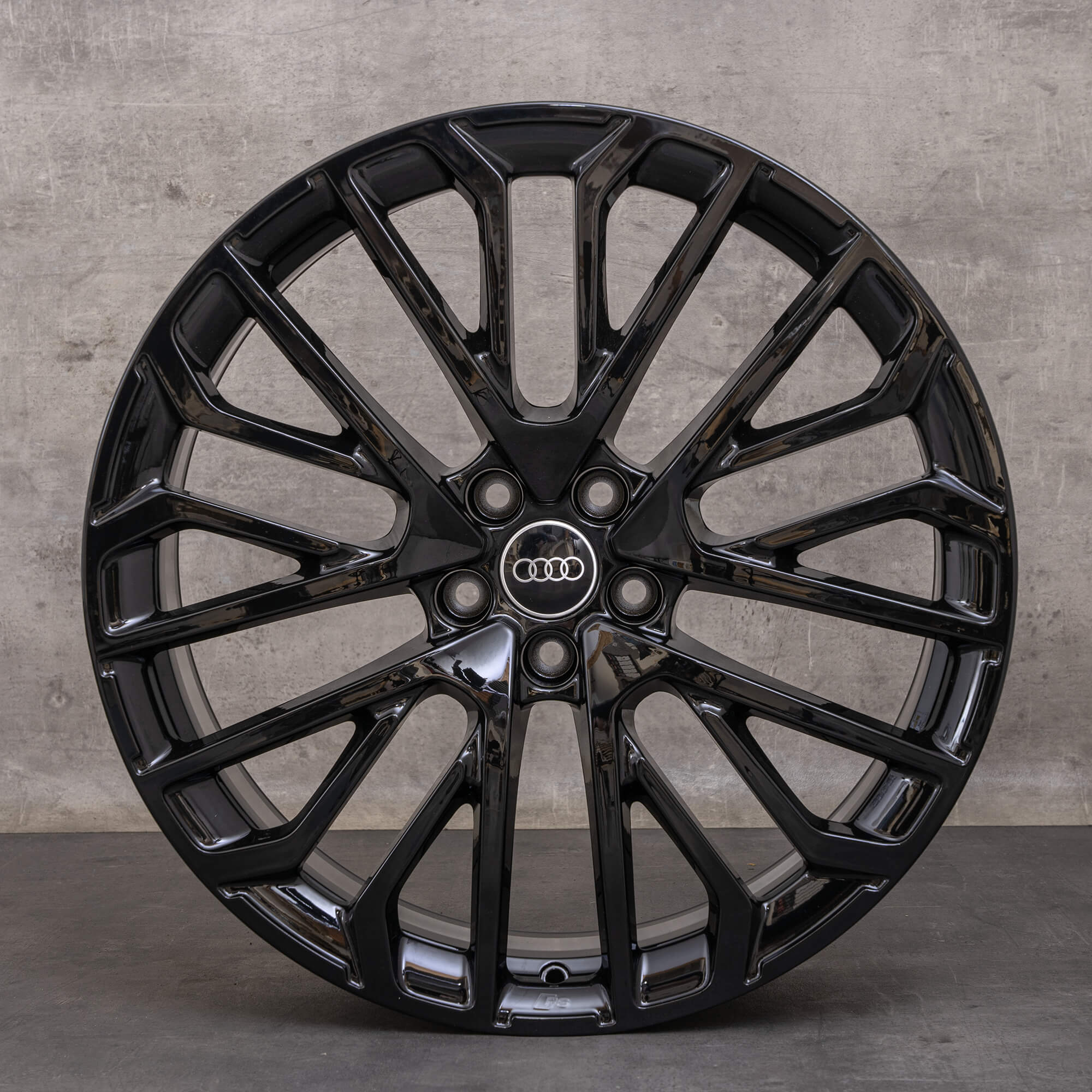 Oryginalne koła zimowe do Audi A6 S6 felgi 21 cali 4P C8 C9 4P0601025N czarne z wysokim połyskiem NOWE
