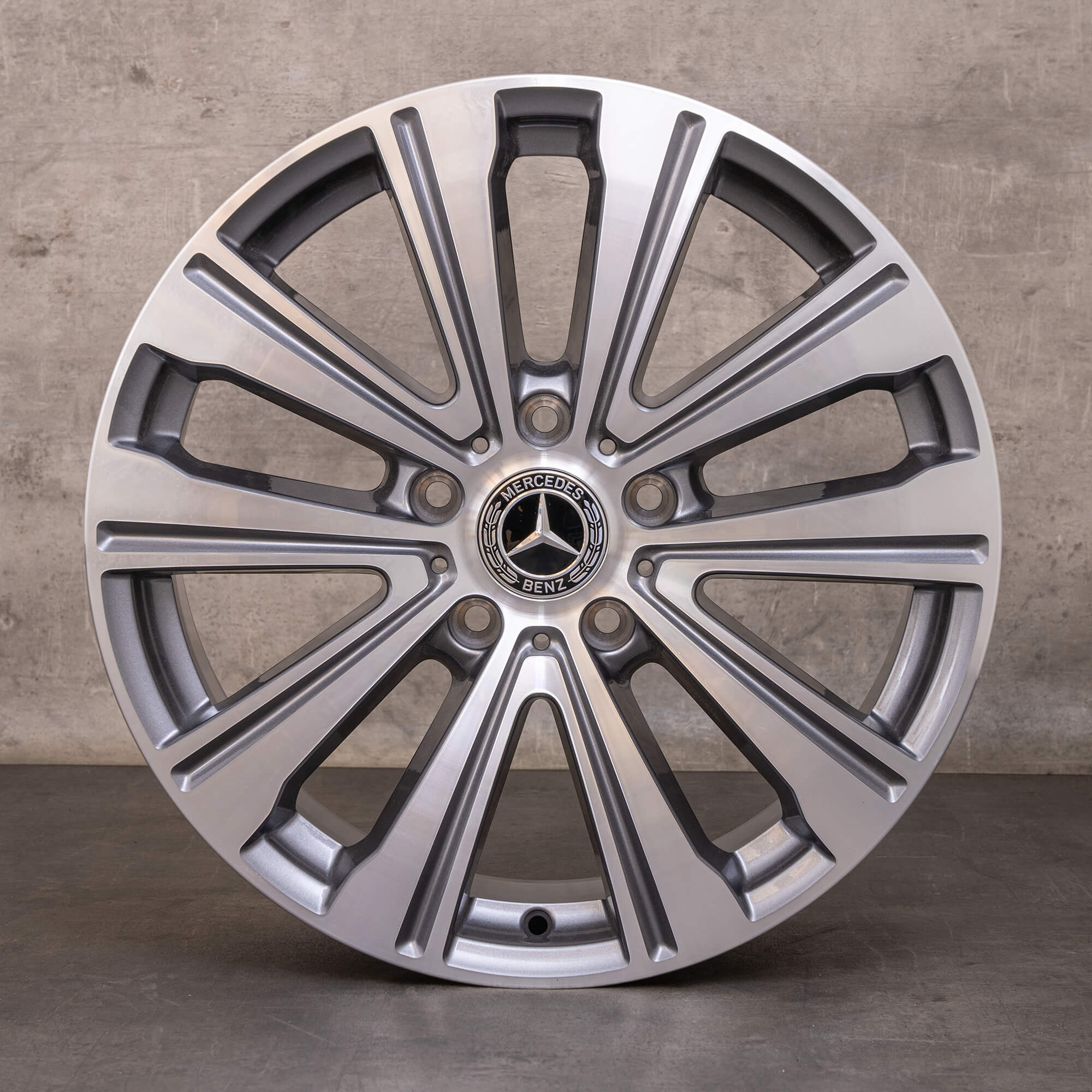 Original Mercedes Benz G-Class ráfky na auto 19 palců W463 A4634011100 himalaya šedé lesklé soustružené NOVÉ