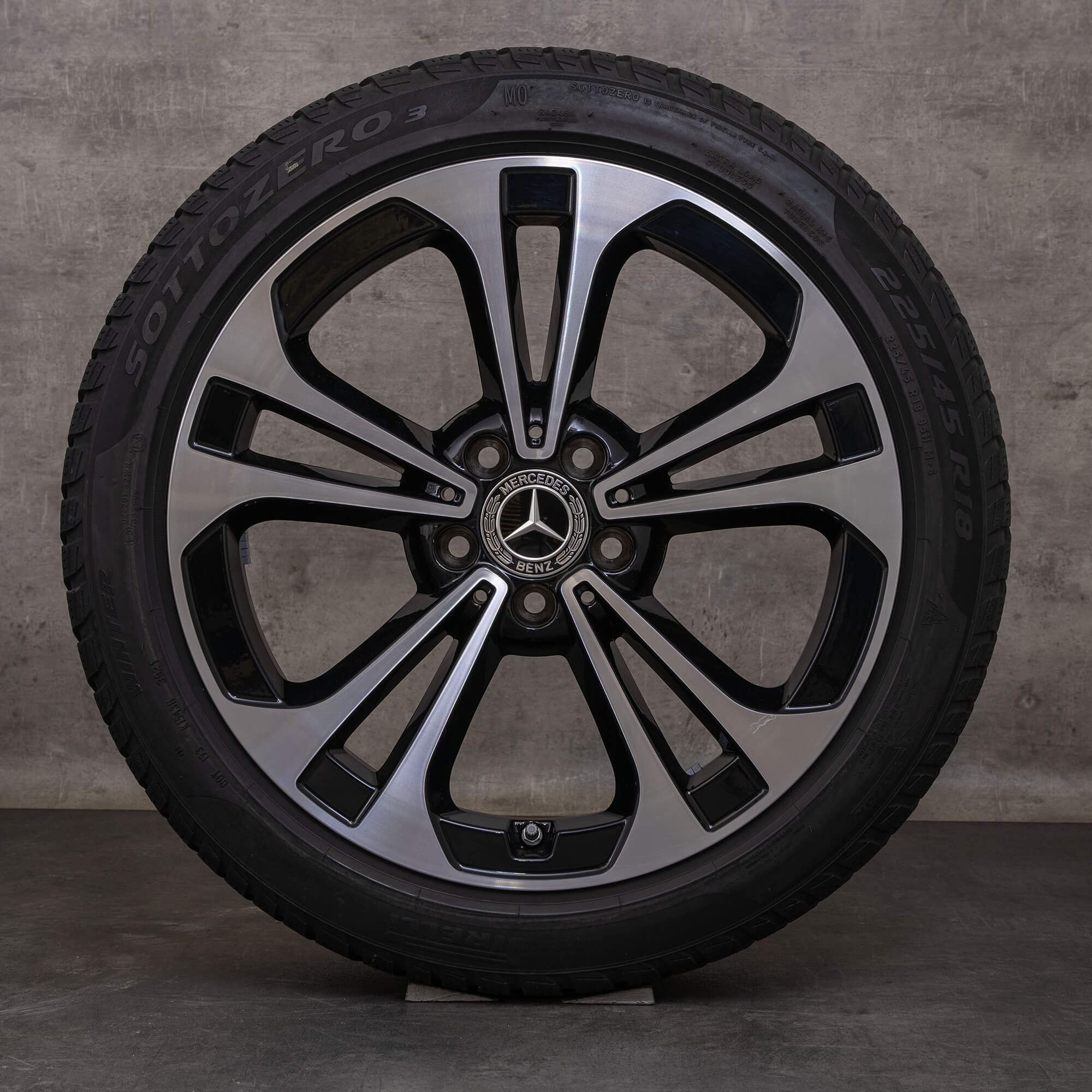 Alkuperäiset Mercedes Benz C-sarjan talvirenkaat 18 tuuman W206 S206 vanteet A2064016200 musta kiillotettu
