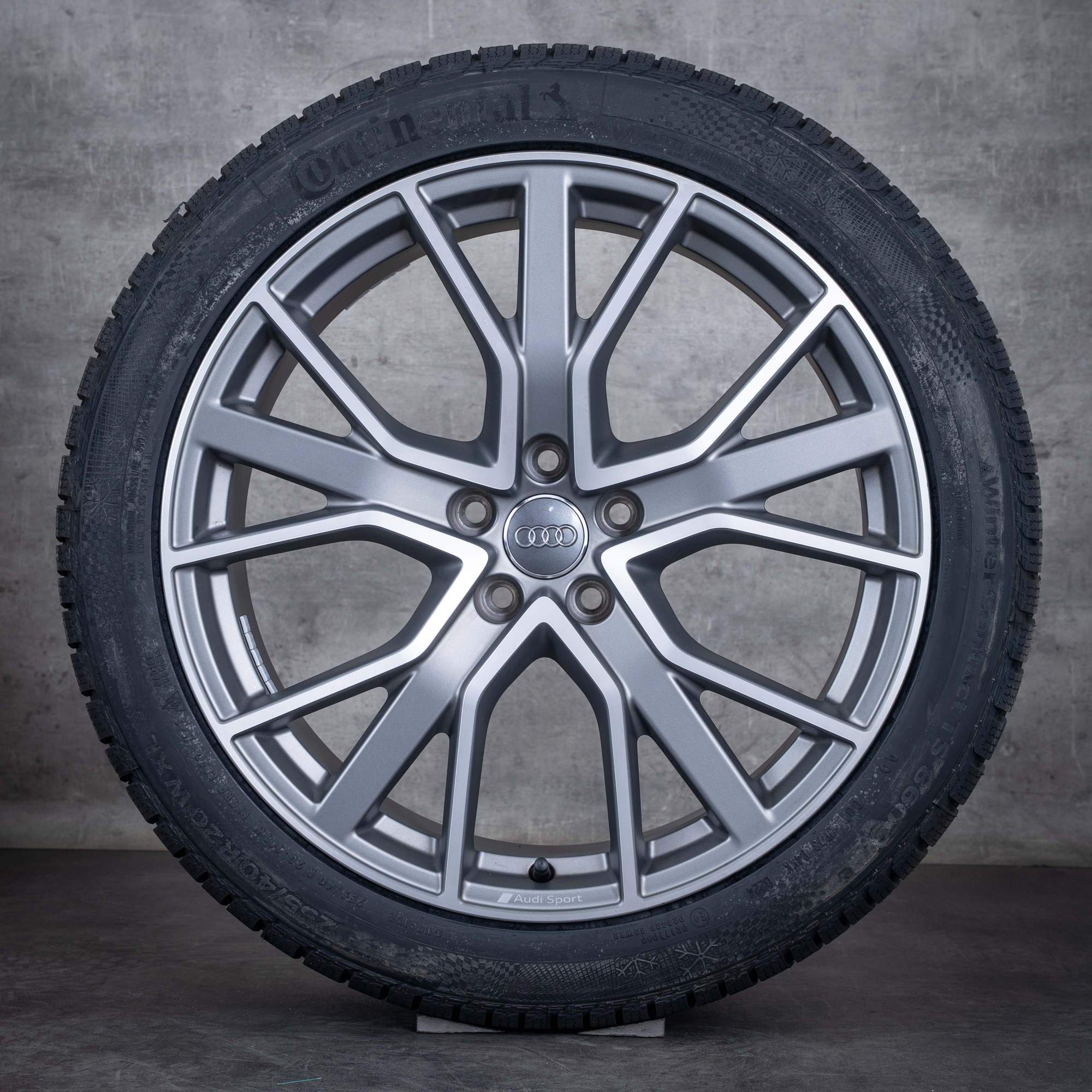 Alkuperäiset Audi Q3 RSQ3 talvirenkaat 20 tuuman F3-vanteet 83A601025T titaani mattikiillotettu