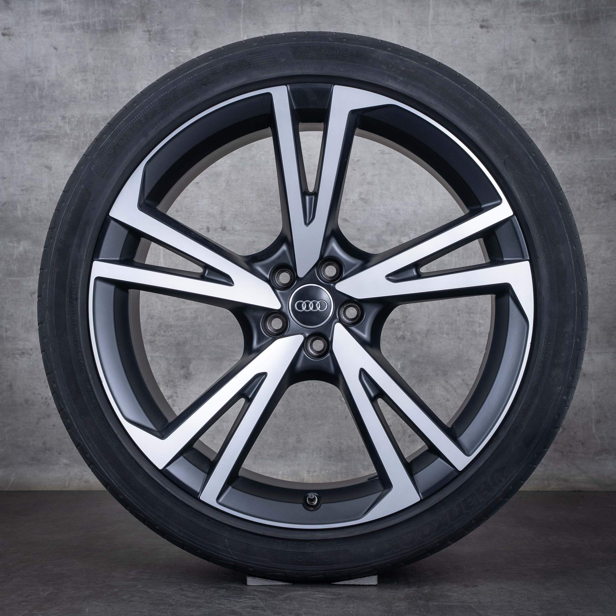 Originale Audi Q7 SQ7 felger 22 tommers 4M sommerhjul Falx Design 4M0601025BT svart matt frontpolert