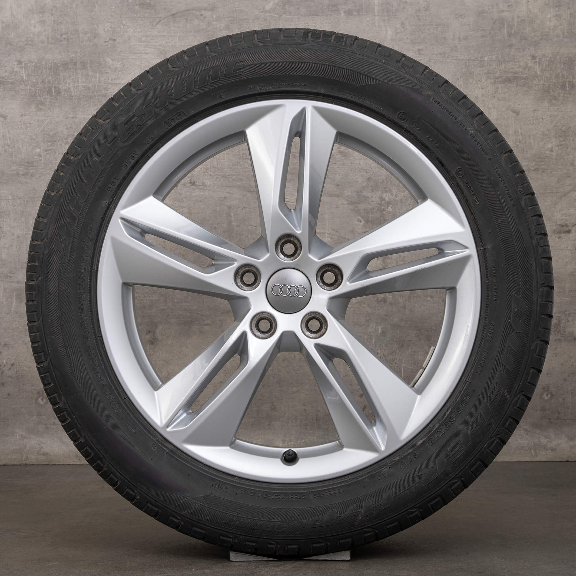 Original Audi Q3 8U 18 inch summer wheels rims tires Original Audi Q3 8U 18 inch summer wheels rims tires