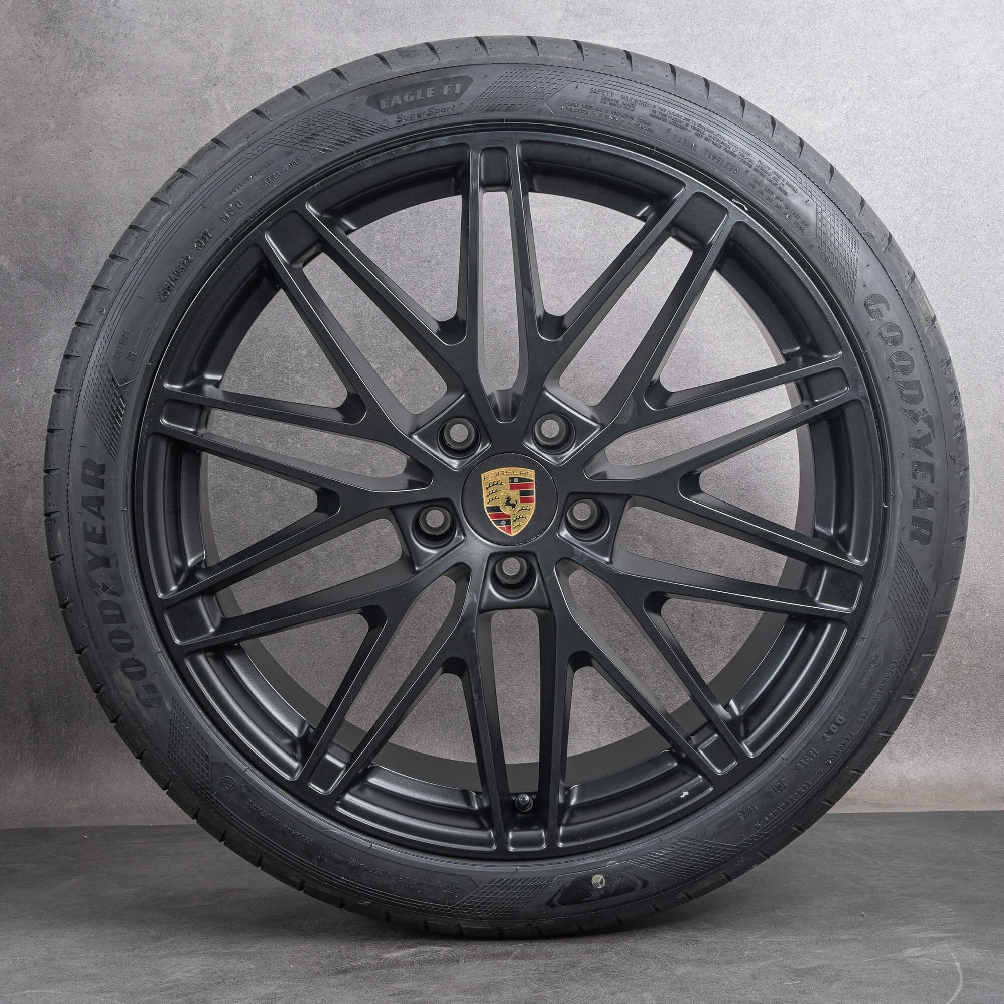 Original Porsche Macan Electric Winterräder 22 Zoll Felgen 95C601025AD 95C601025AE schwarz matt