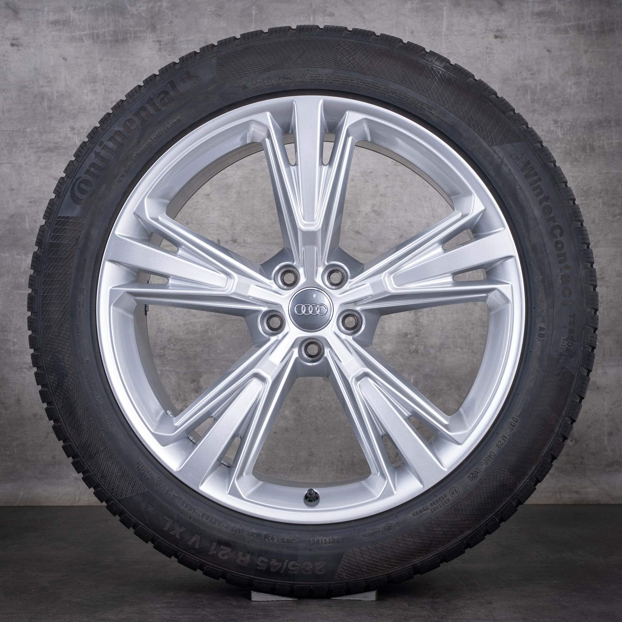 Alkuperäiset Audi Q8 SQ8 -talvirenkaat 21 tuumaa 4M8-vanteet 4M8601025H hopea