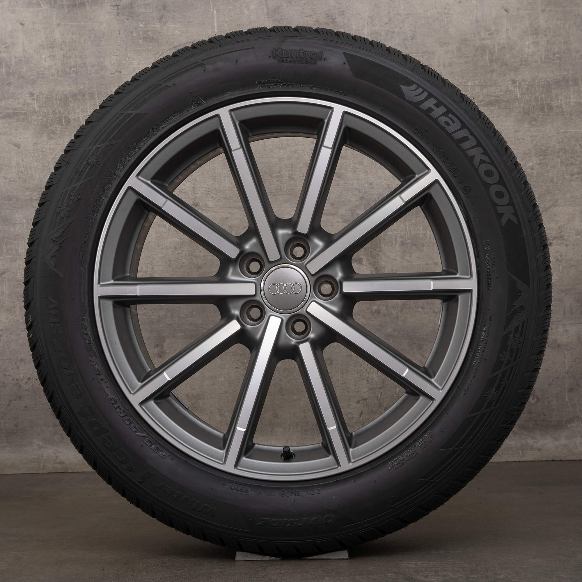 Original Audi Q5 SQ5 8R 19 inch rims winter tires 8R0601025CD Original Audi Q5 SQ5 8R 19 inch rims winter tires 8R0601025CD
