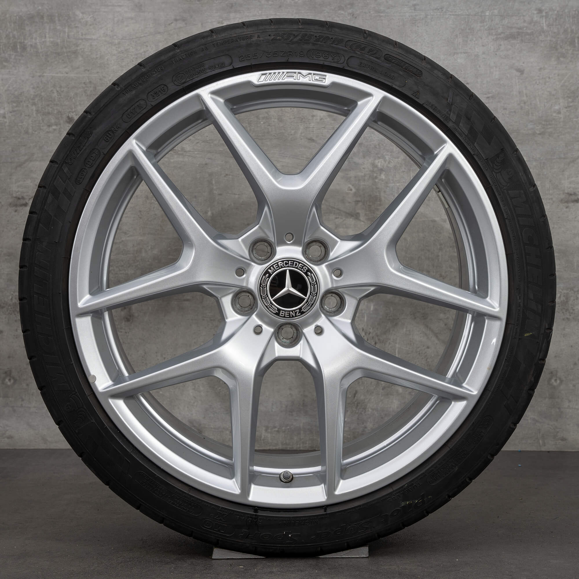 Jantes originais Mercedes-Benz AMG GT de 19 polegadas C190 R190 para pneus de verão A1904010300 A1904010400 prateadas