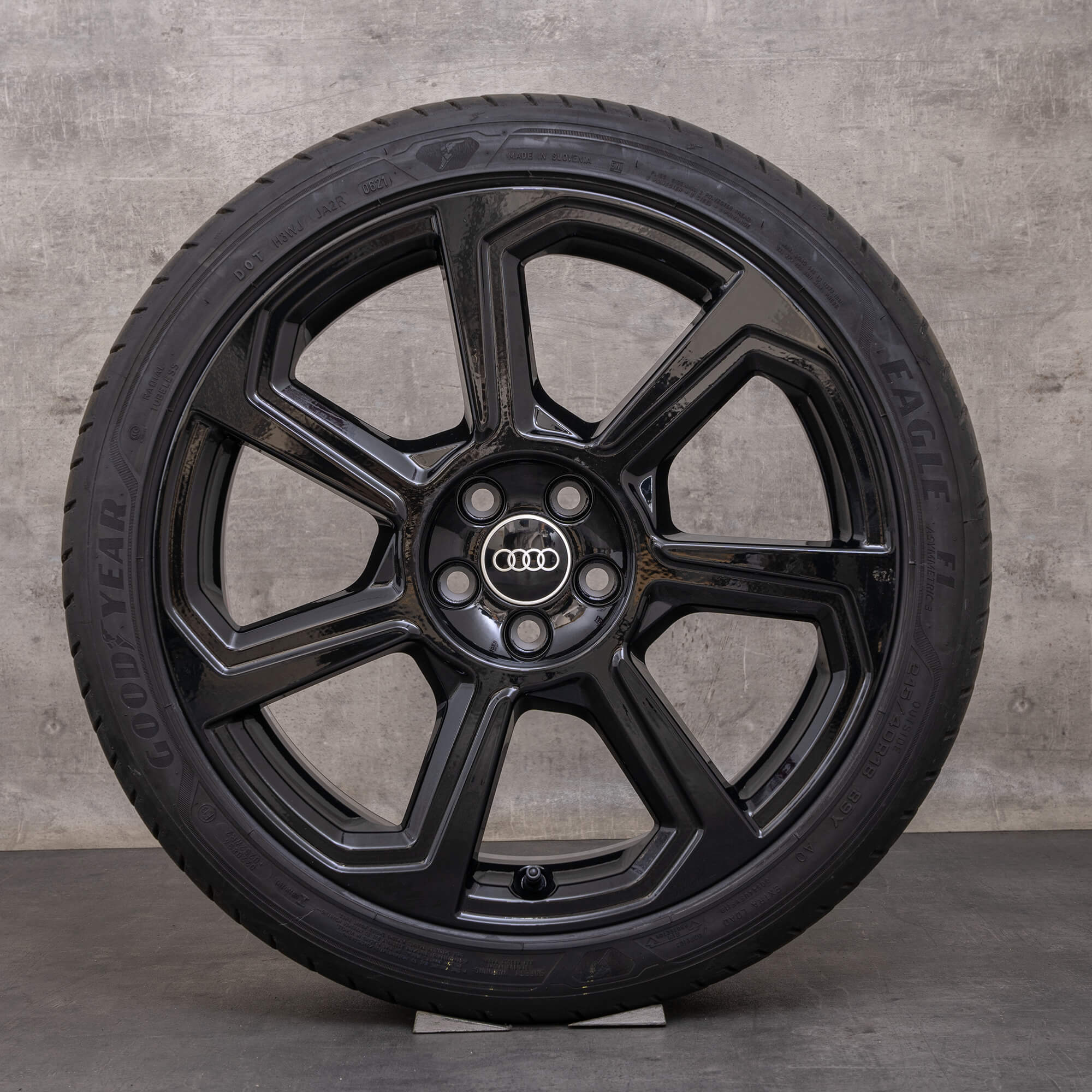 Original Audi A1 Felgen 18 Zoll GB Sommerräder 82A601025AB Rotor schwarz glanz